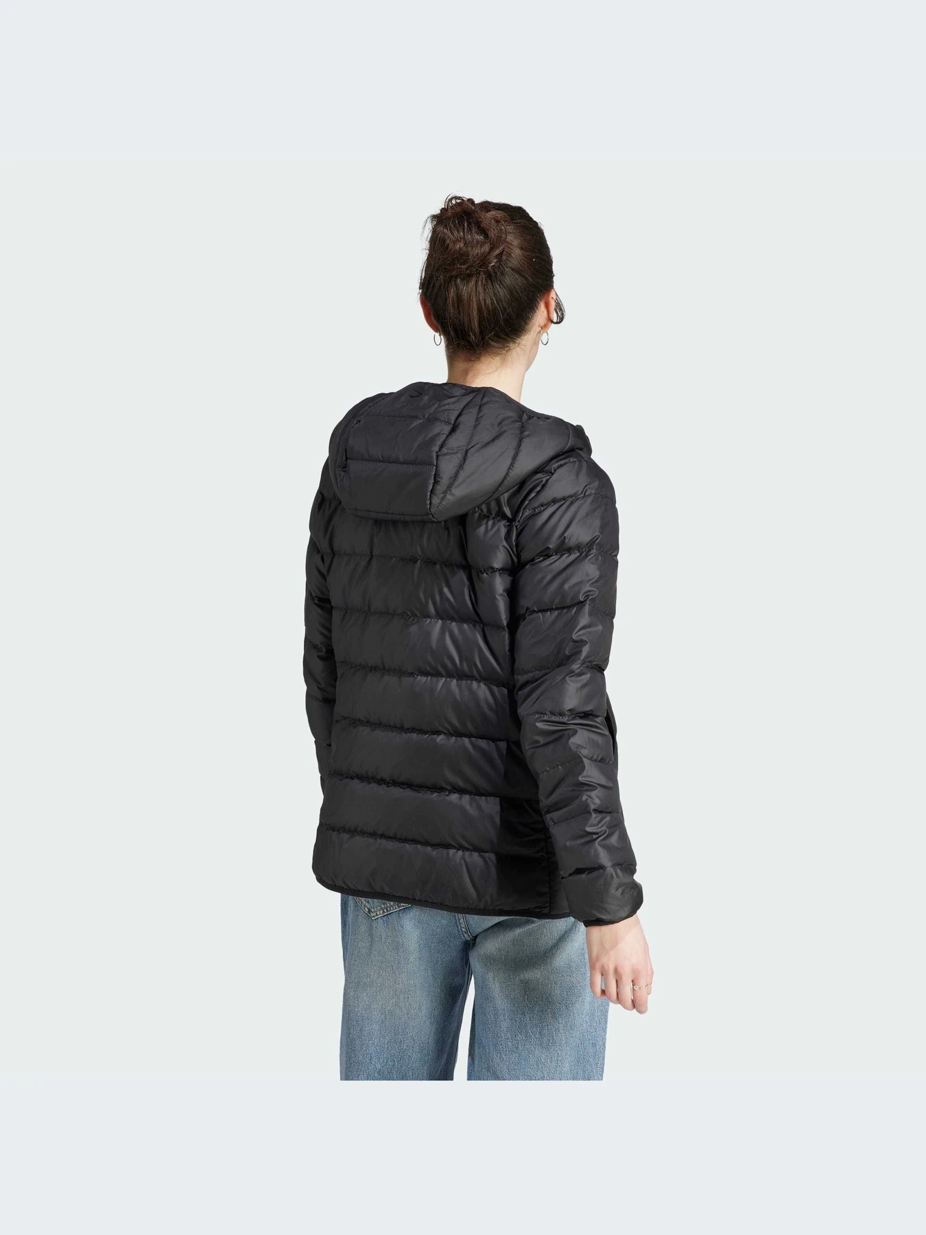 Куртки и дубленки Adidas модель HZ5724 Куртки и дубленки Adidas модель HZ5724 Фото
