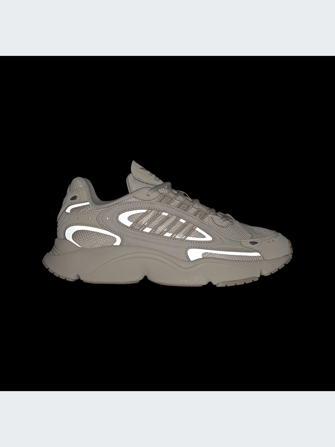 Кроссовки Adidas Ozweego модель IF9597 Кроссовки Adidas Ozweego модель IF9597 Фото