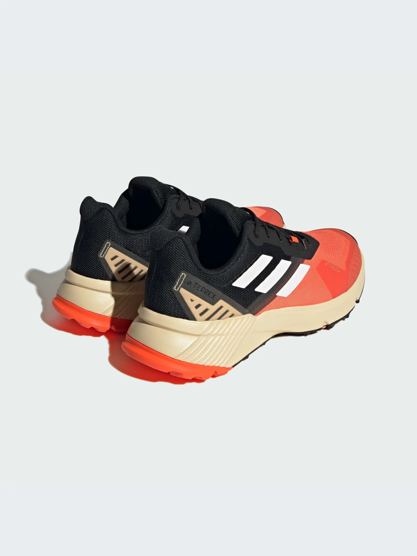 Кроссовки Adidas модель IF5011 Кроссовки Adidas модель IF5011 Фото