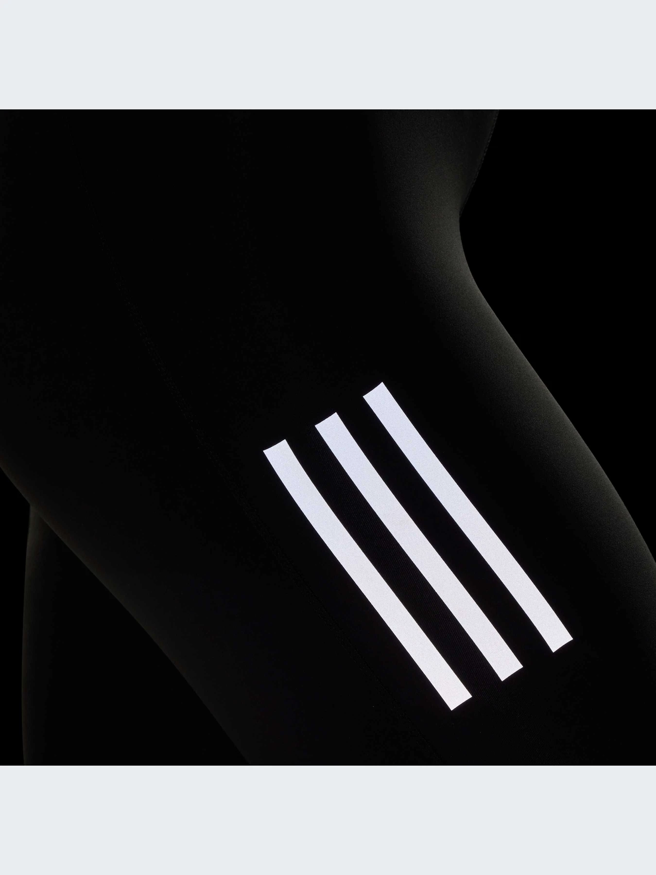 Брюки Adidas модель IS9918 Брюки Adidas модель IS9918 Фото