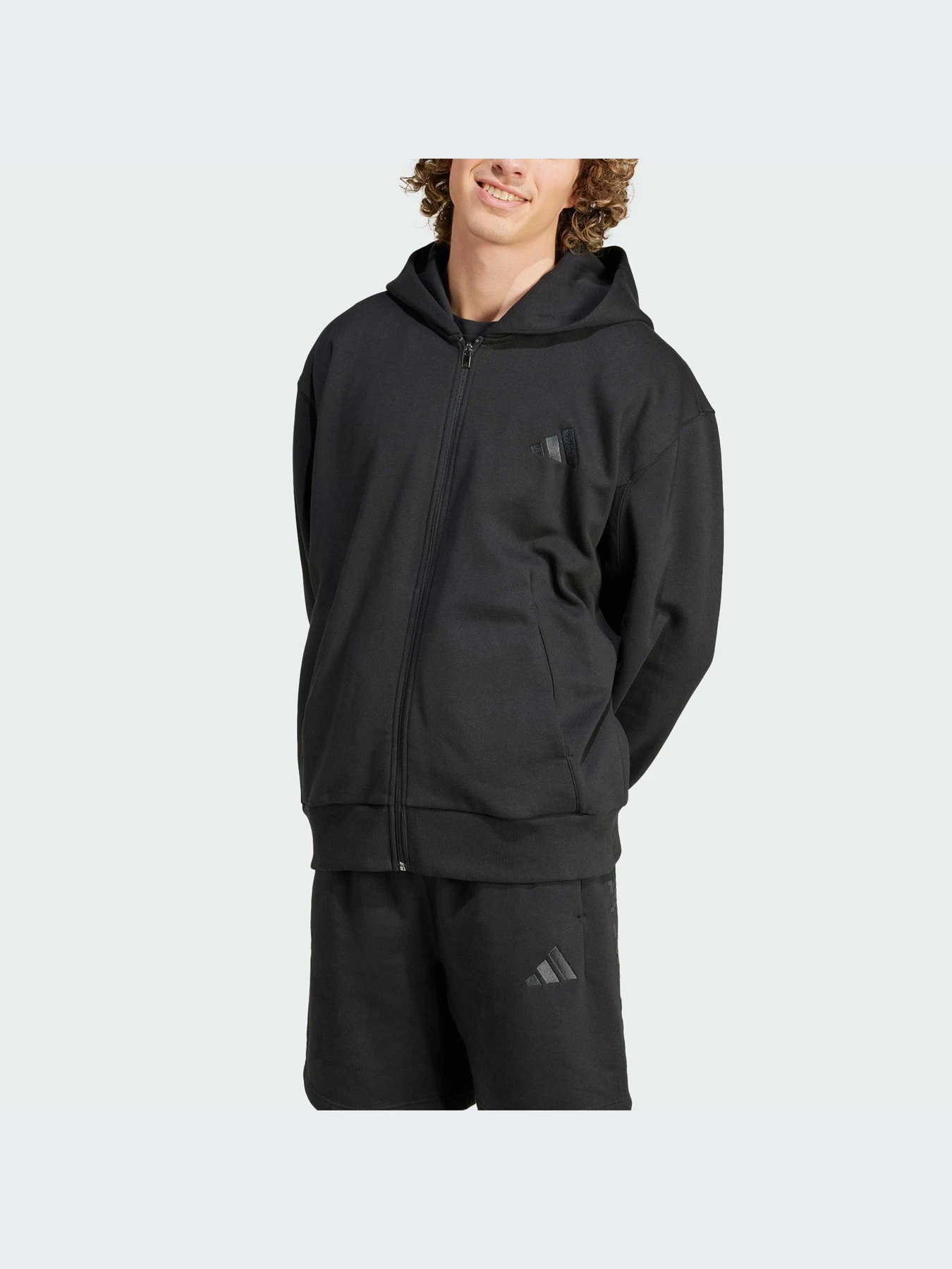 Худи и свитшоты Adidas модель IX1249 Худи и свитшоты Adidas модель IX1249 Фото