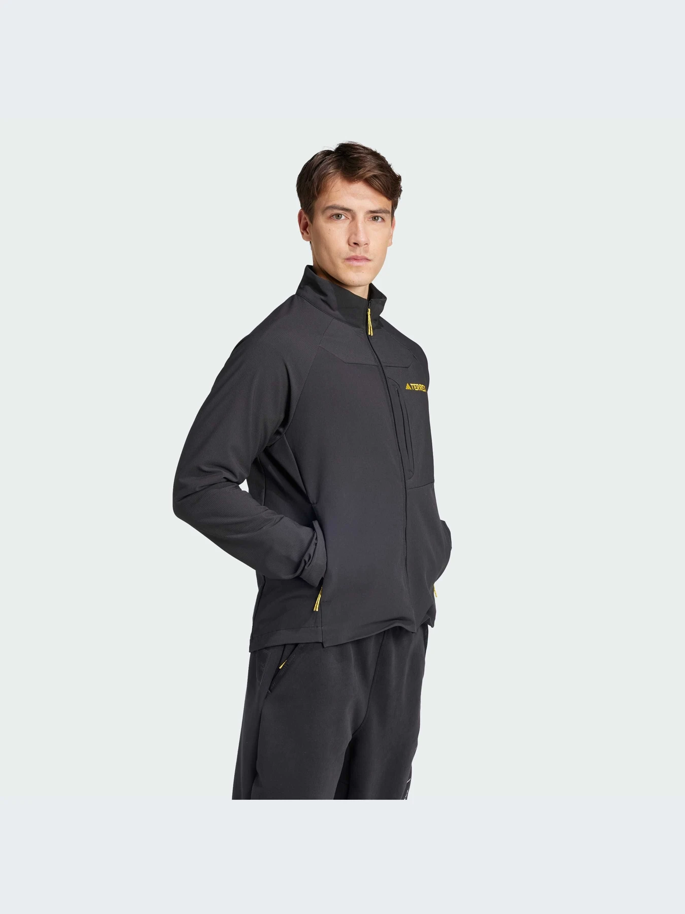 Куртки та дублянки Adidas модель IX7920 Куртки та дублянки Adidas модель IX7920 Фото