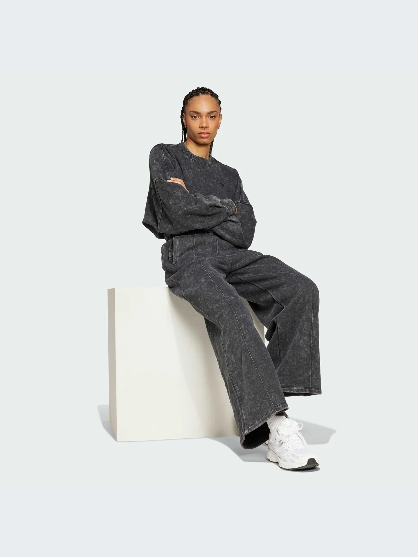 Штани Adidas модель IW5740 Штани Adidas модель IW5740 Фото