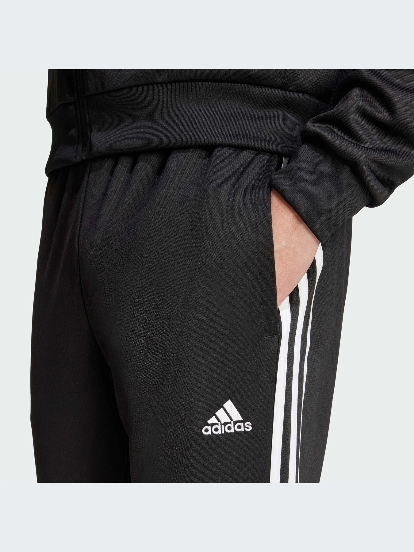 Костюмы Adidas 3 Stripes модель IX1277 Костюмы Adidas 3 Stripes модель IX1277 Фото
