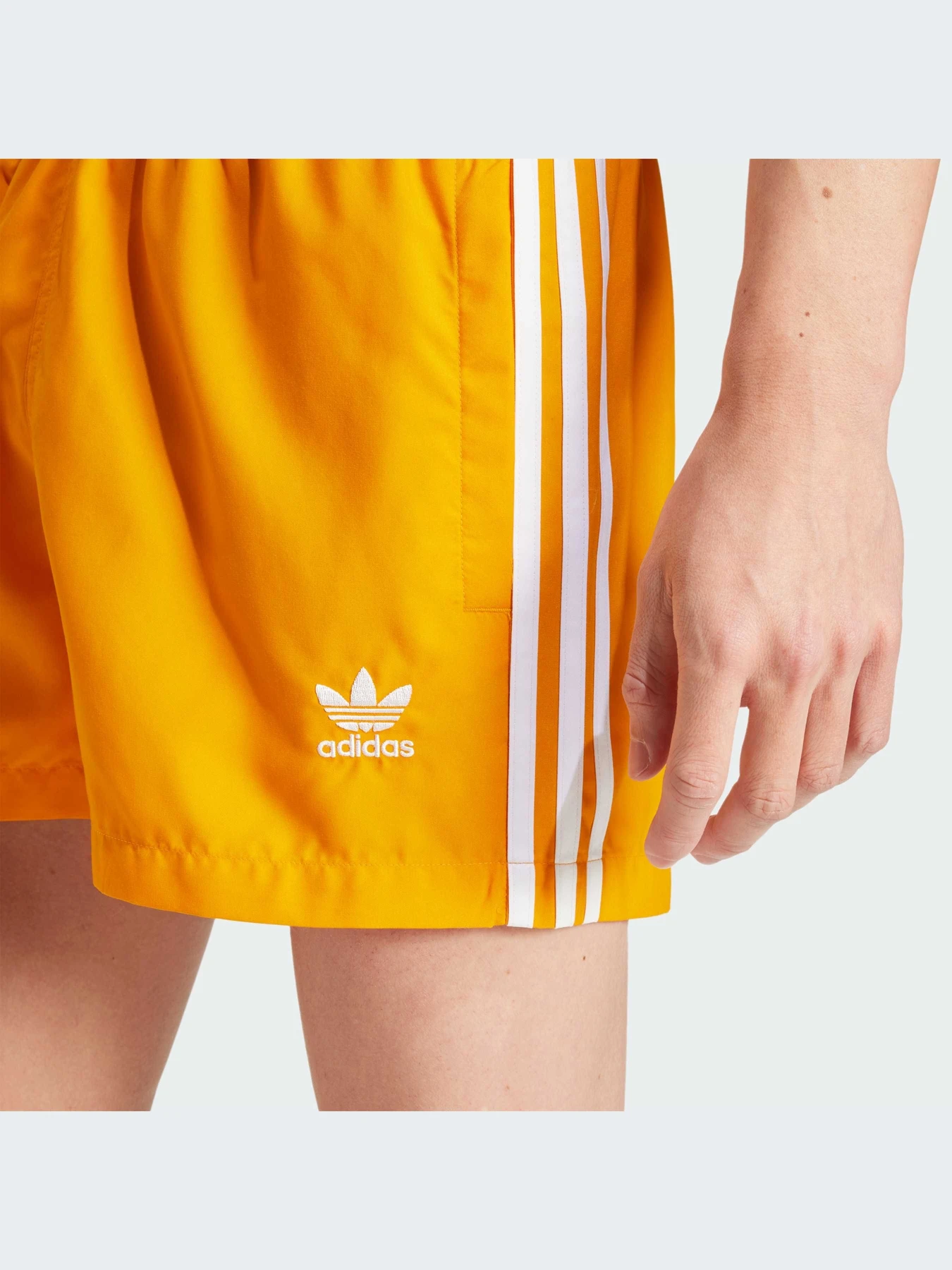 Одяг для пляжу Adidas Adicolor модель IY1555 Одяг для пляжу Adidas Adicolor модель IY1555 Фото