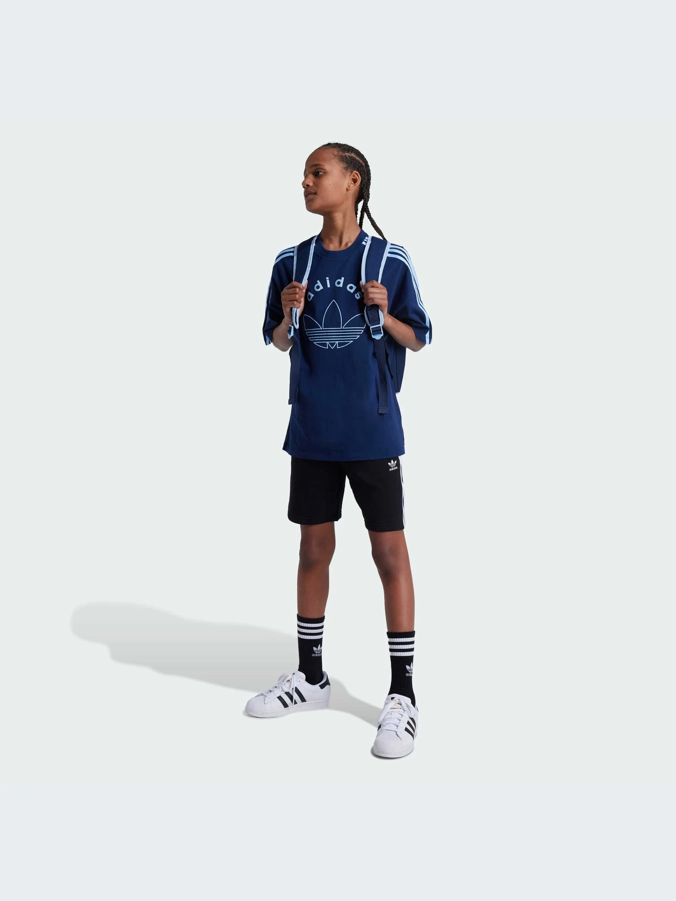 Шорты Adidas Adicolor модель IY7481 Шорты Adidas Adicolor модель IY7481 Фото