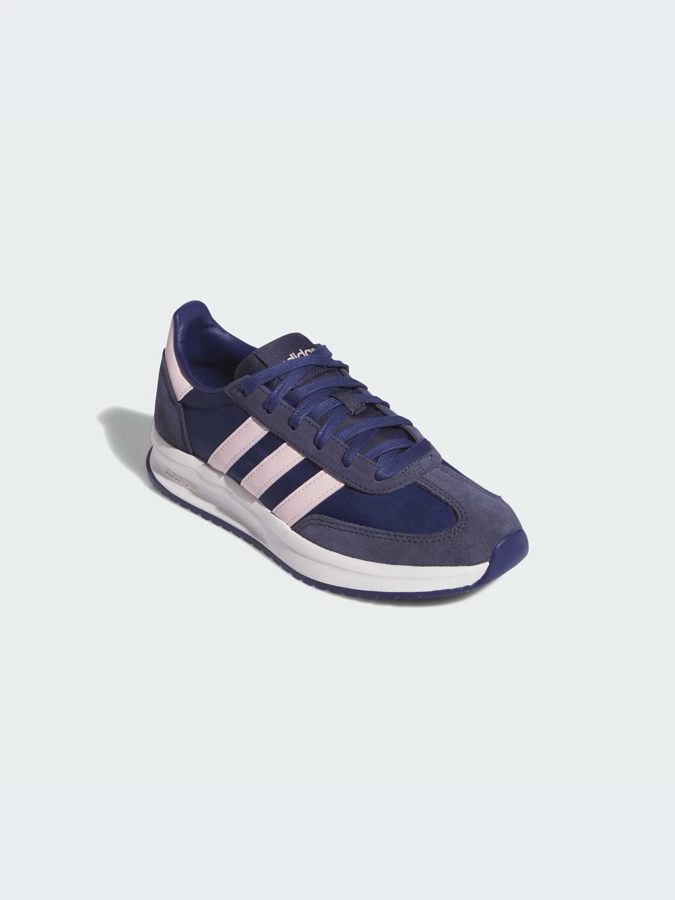 Кроссовки Adidas модель IH8601 Кроссовки Adidas модель IH8601 Фото