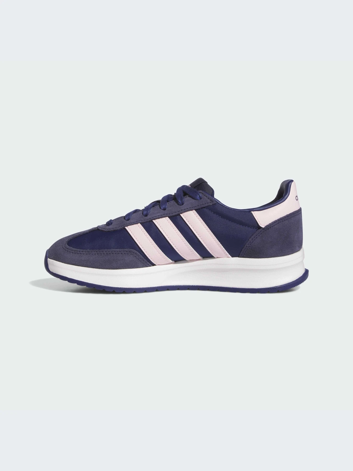 Кроссовки Adidas модель IH8601 Кроссовки Adidas модель IH8601 Фото