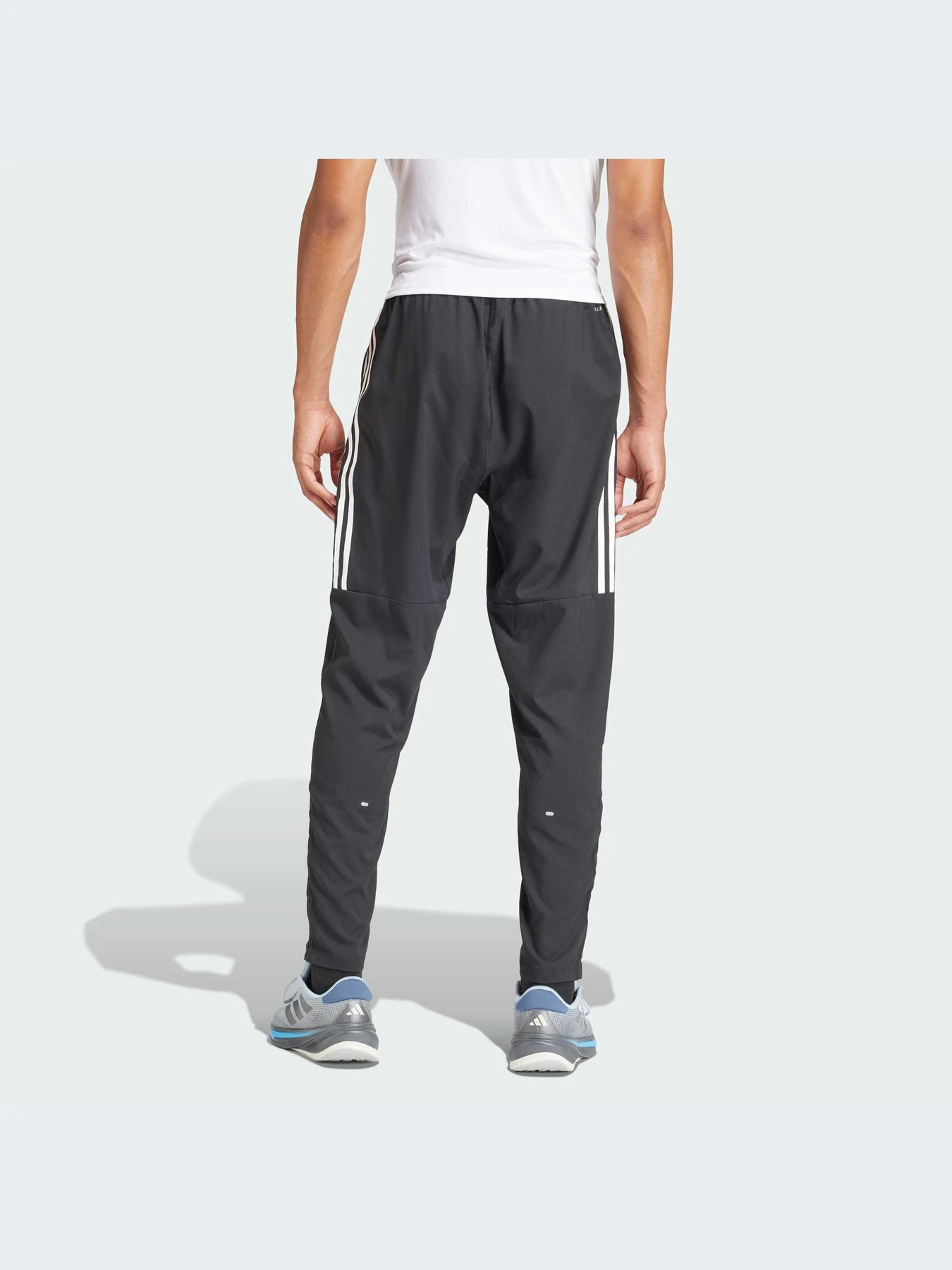 Брюки Adidas 3 Stripes модель IK4982 Брюки Adidas 3 Stripes модель IK4982 Фото