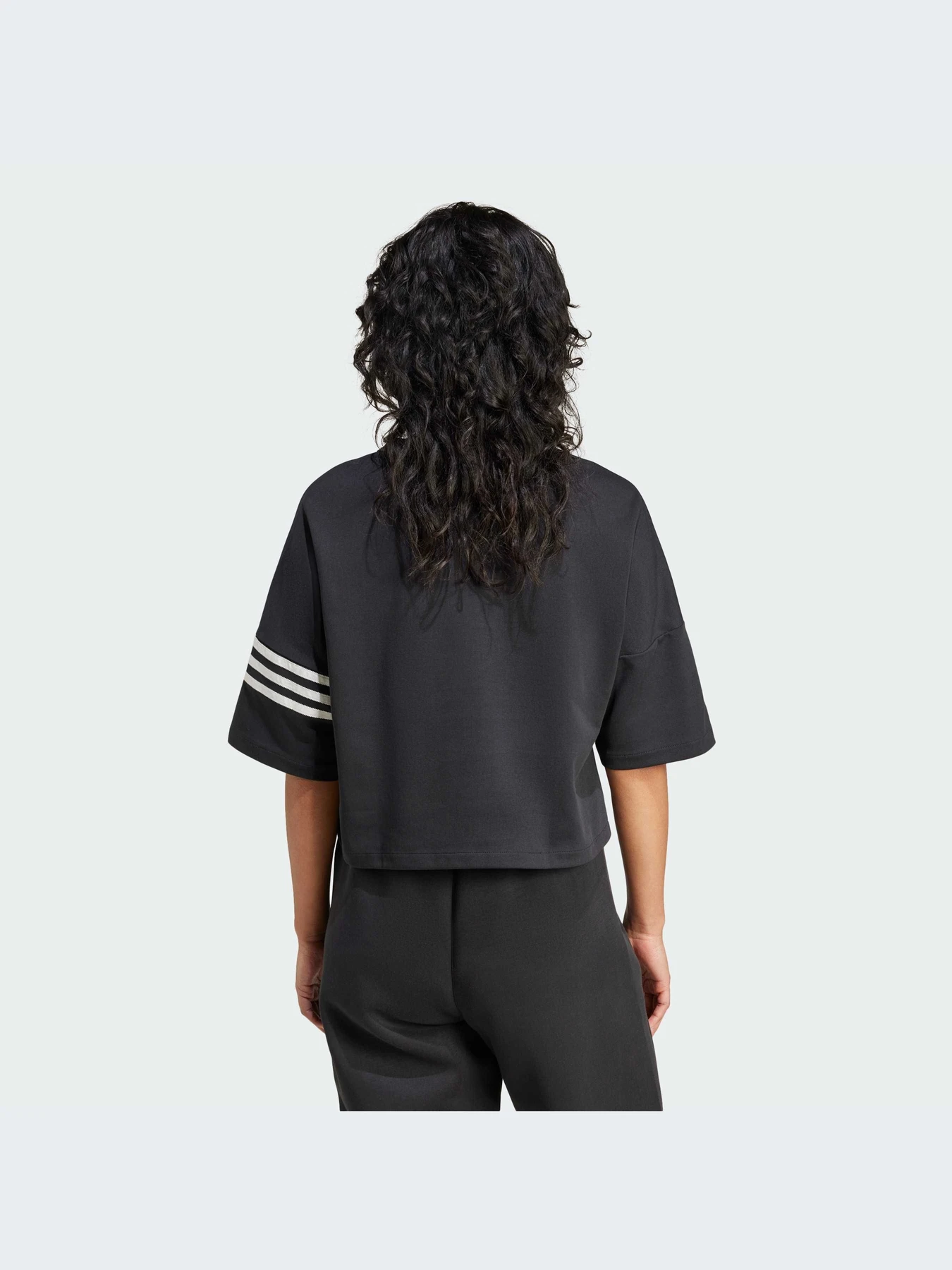 Футболки і поло Adidas модель IW5603 Футболки і поло Adidas модель IW5603 Фото