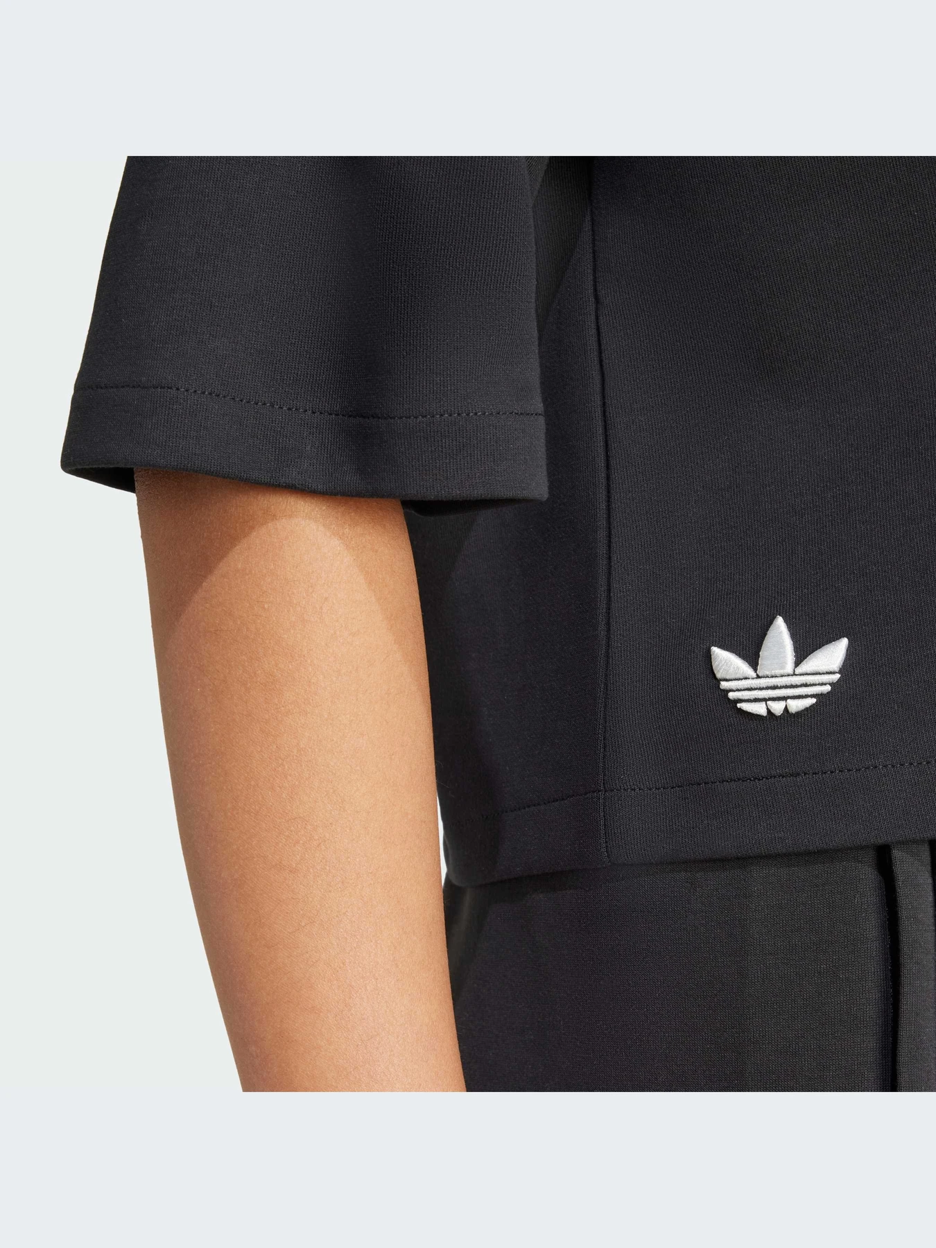 Футболки і поло Adidas модель IW5603 Футболки і поло Adidas модель IW5603 Фото