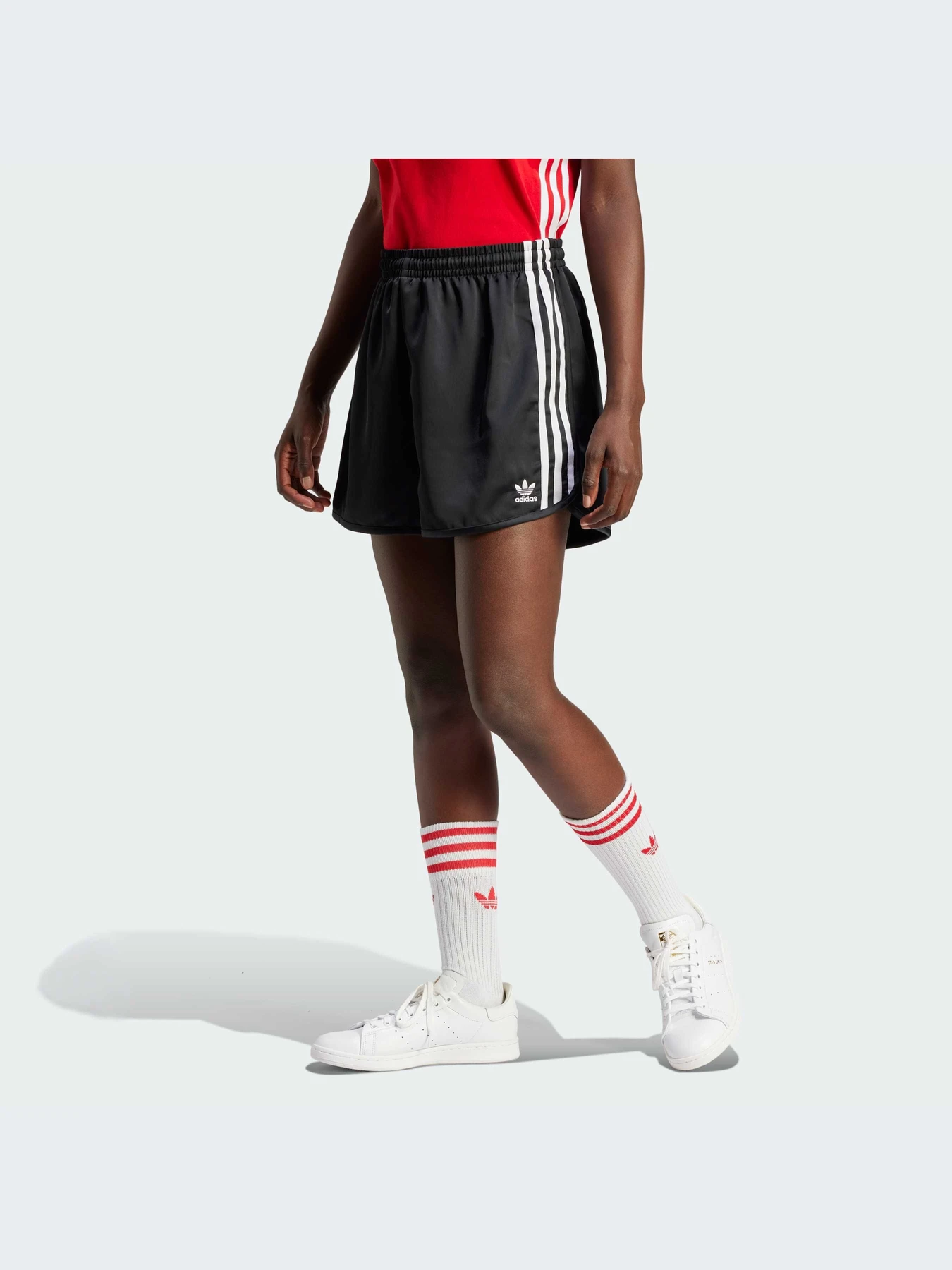 Шорти Adidas Adicolor модель IU2528 Шорти Adidas Adicolor модель IU2528 Фото