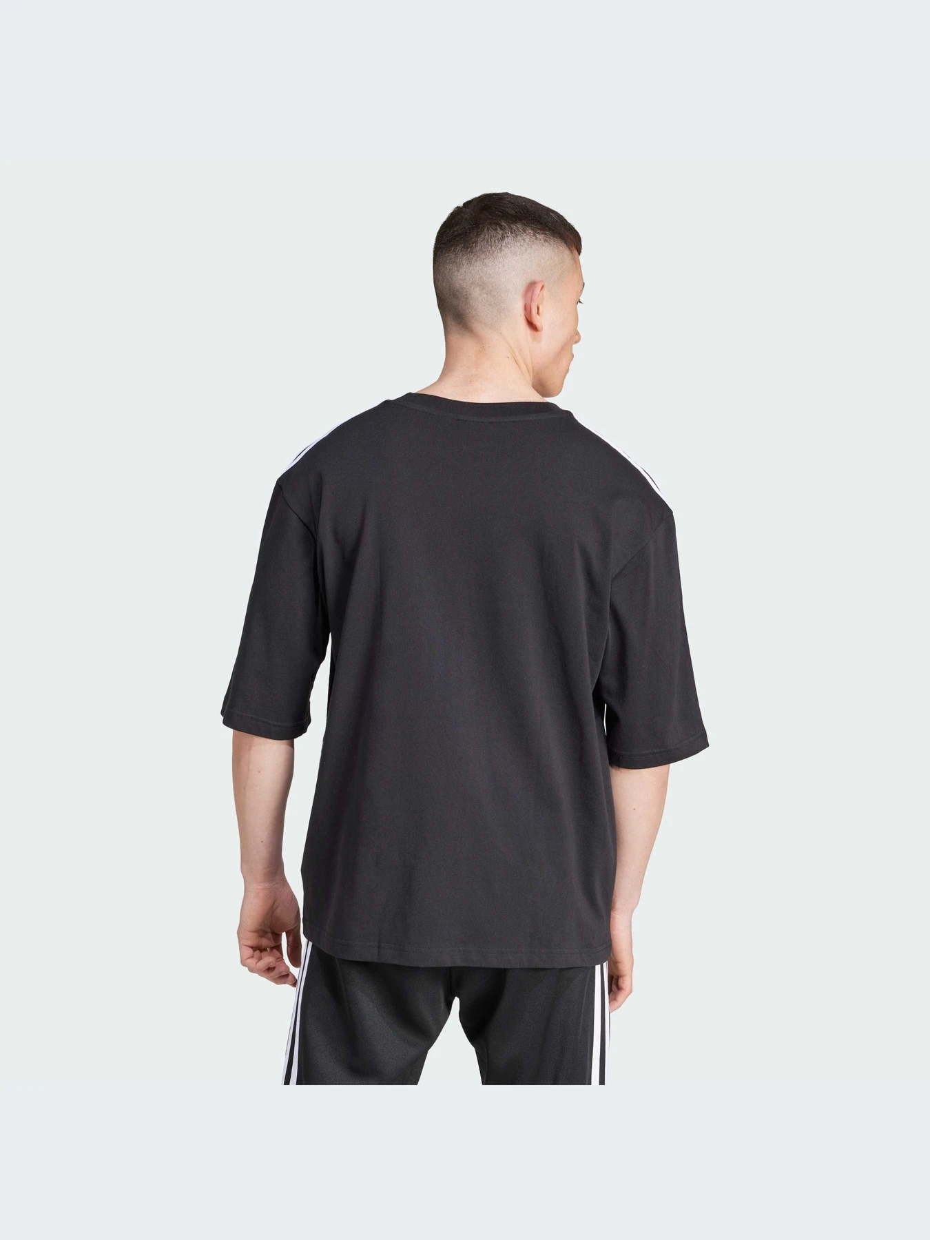Футболки і поло Adidas Adicolor модель IZ1832 Футболки і поло Adidas Adicolor модель IZ1832 Фото