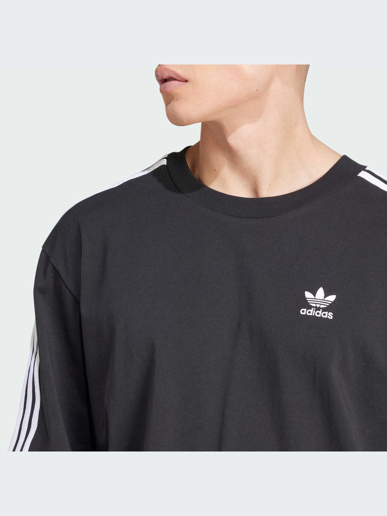 Футболки і поло Adidas Adicolor модель IZ1832 Футболки і поло Adidas Adicolor модель IZ1832 Фото
