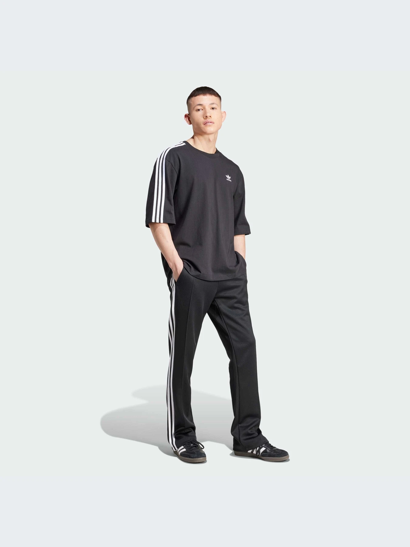 Штани Adidas Adicolor модель IZ4807 Штани Adidas Adicolor модель IZ4807 Фото