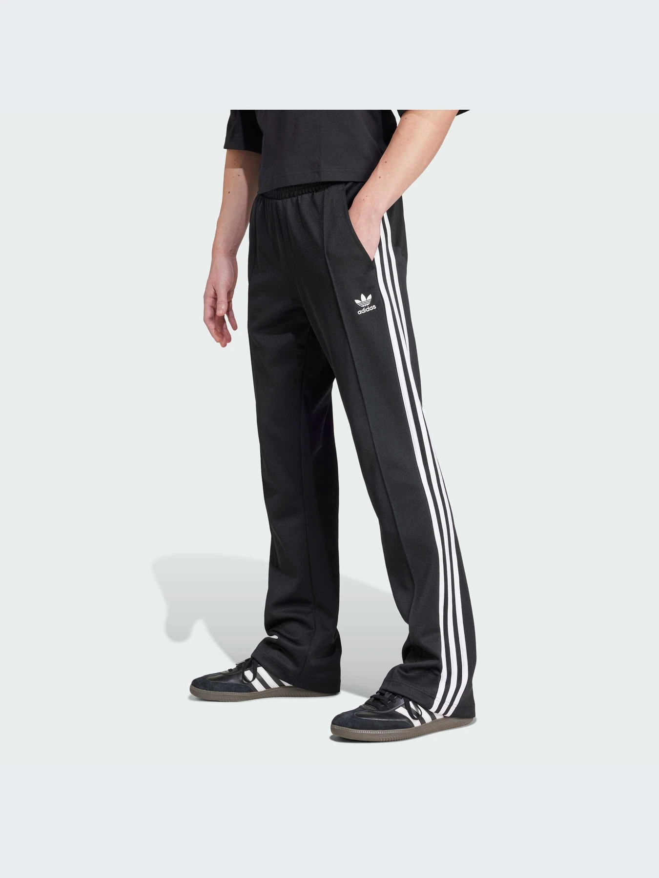 Штани Adidas Adicolor модель IZ4807 Штани Adidas Adicolor модель IZ4807 Фото