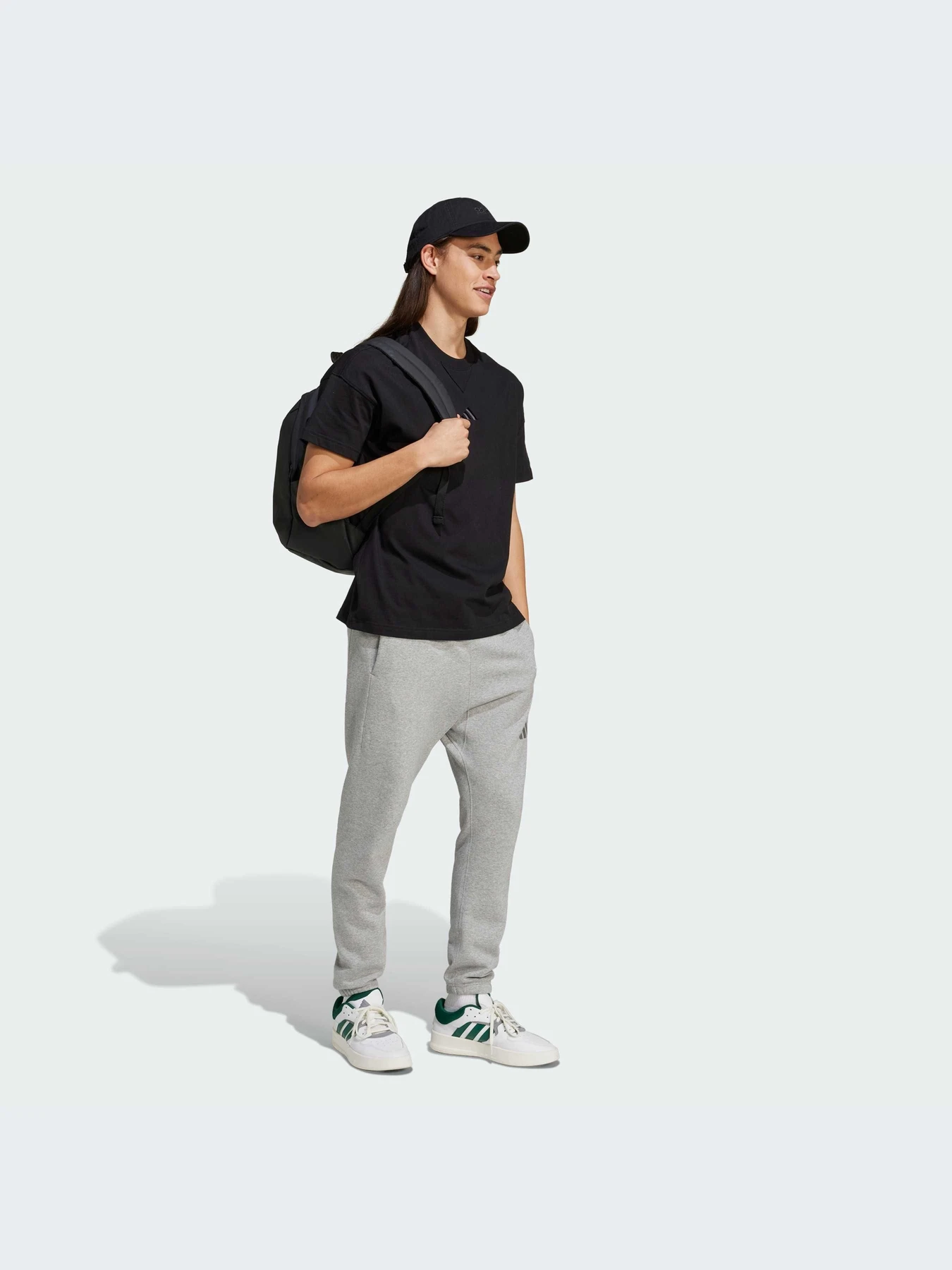 Футболки і поло Adidas модель IY4150 Футболки і поло Adidas модель IY4150 Фото