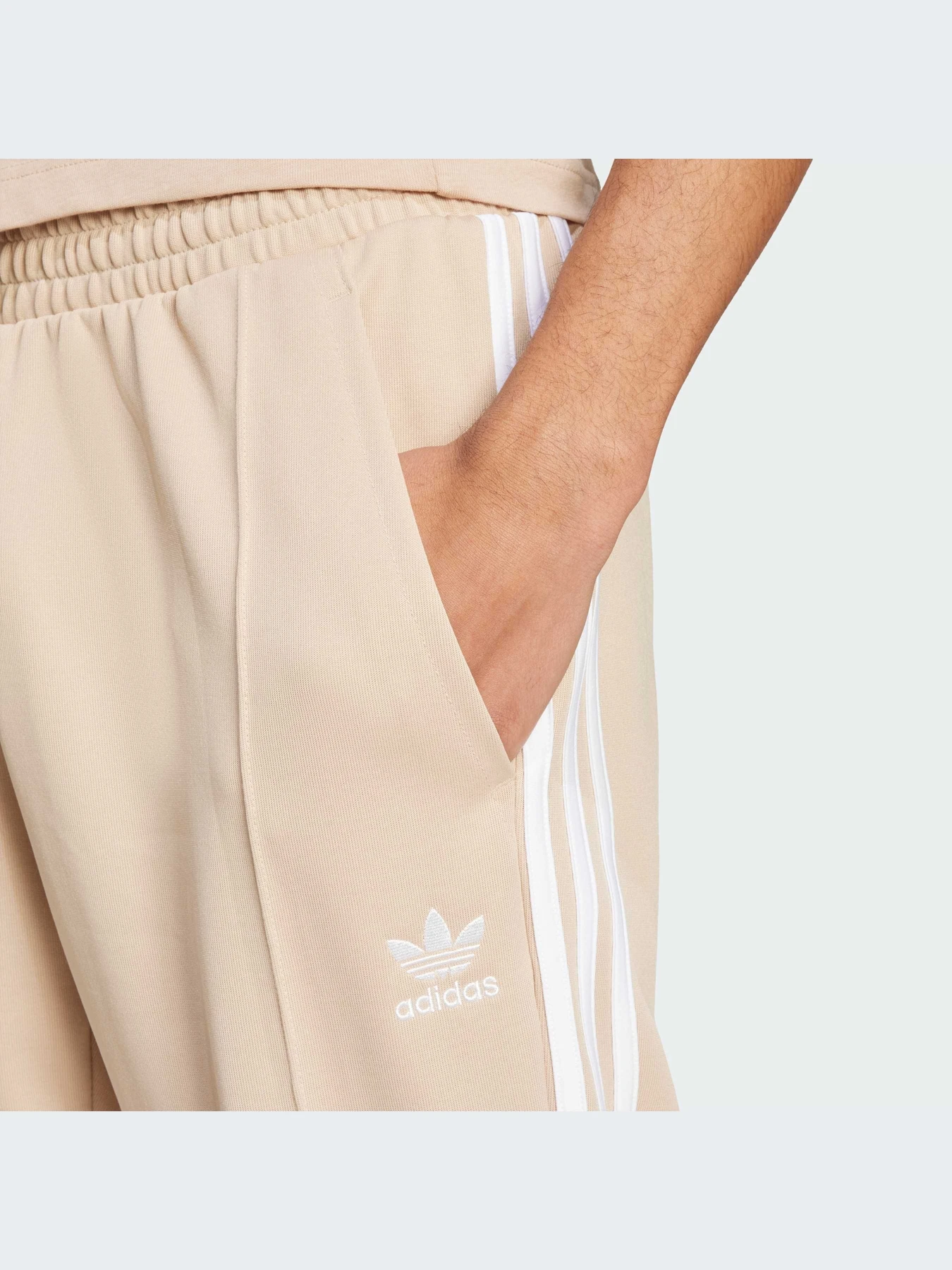 Брюки Adidas Культовые силуэты модель IX5221 Брюки Adidas Культовые силуэты модель IX5221 Фото