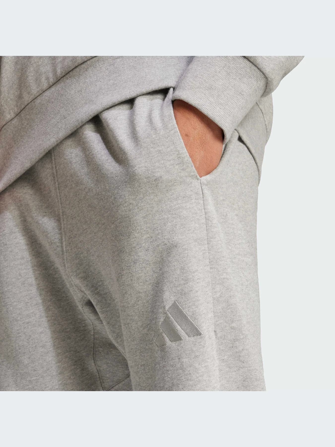 Брюки Adidas модель IY6558 Брюки Adidas модель IY6558 Фото
