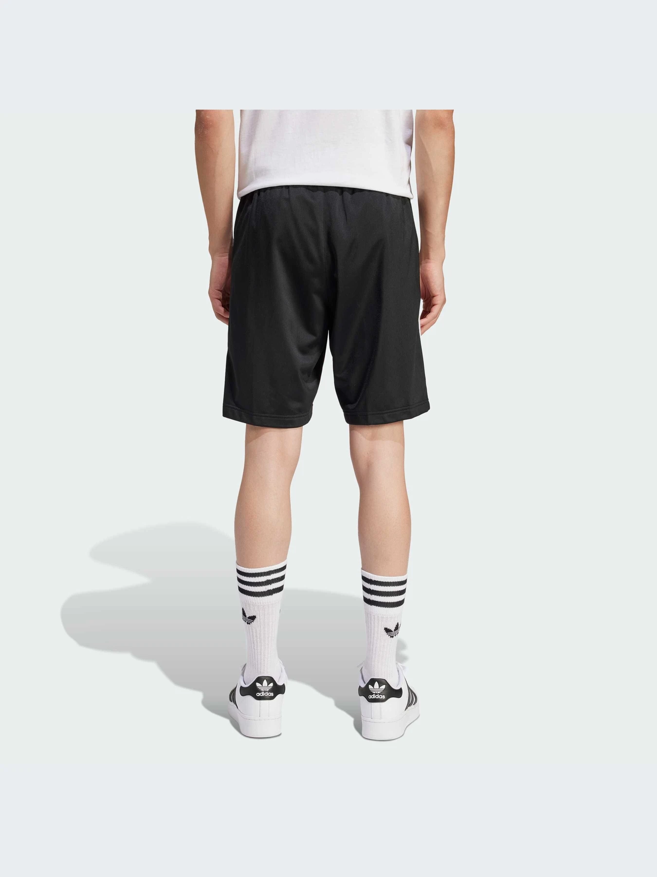 Шорти Adidas Adicolor модель IU2368 Шорти Adidas Adicolor модель IU2368 Фото