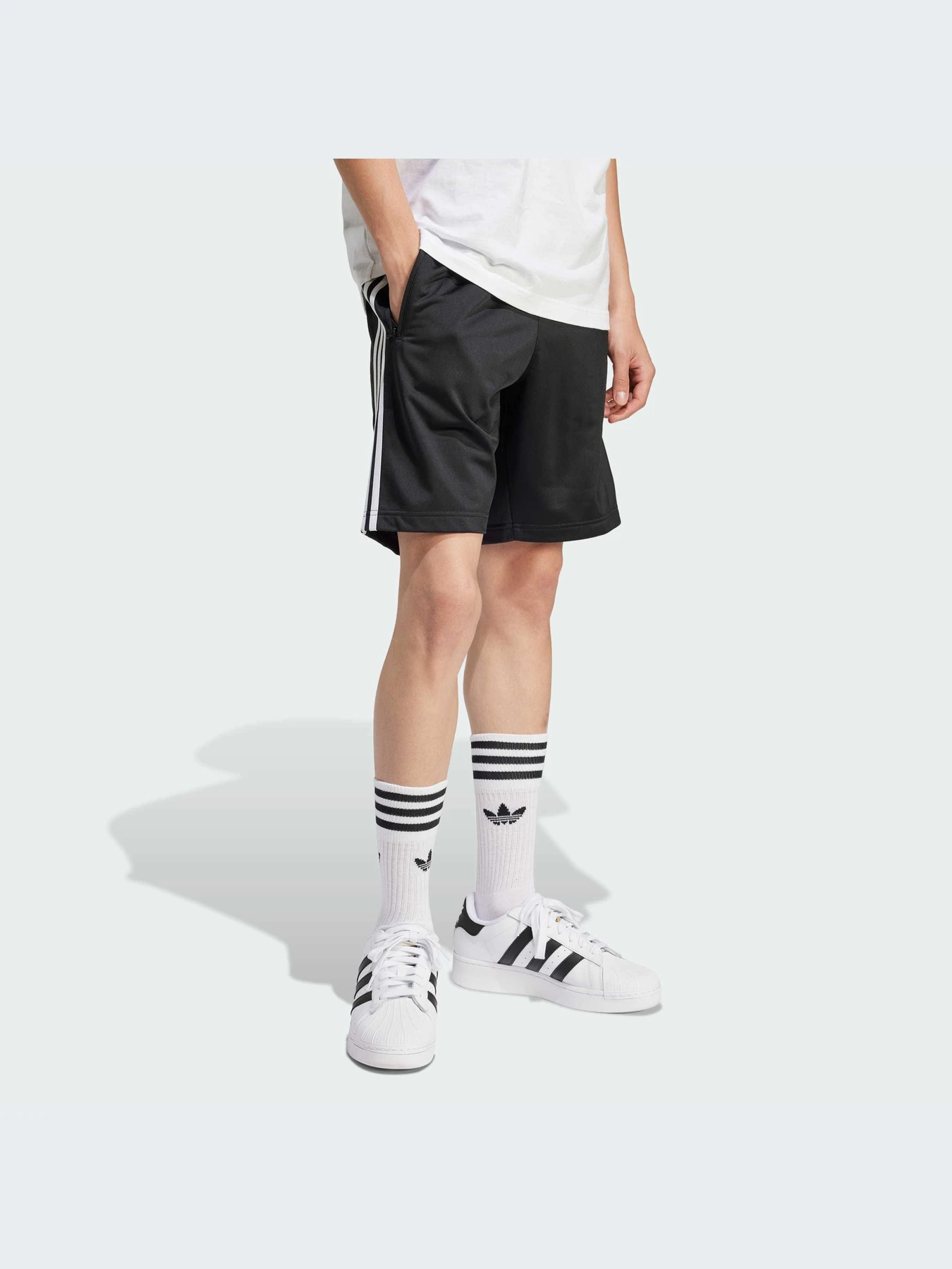 Шорти Adidas Adicolor модель IU2368 Шорти Adidas Adicolor модель IU2368 Фото
