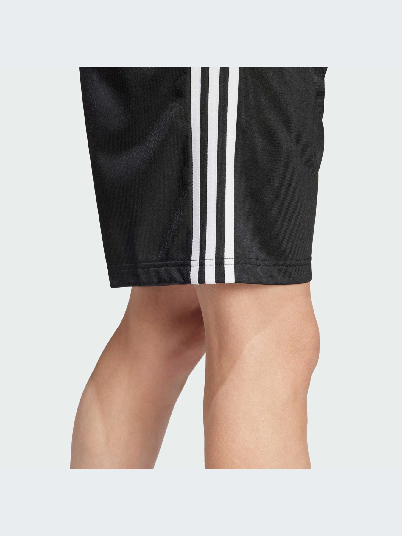 Шорти Adidas Adicolor модель IU2368 Шорти Adidas Adicolor модель IU2368 Фото