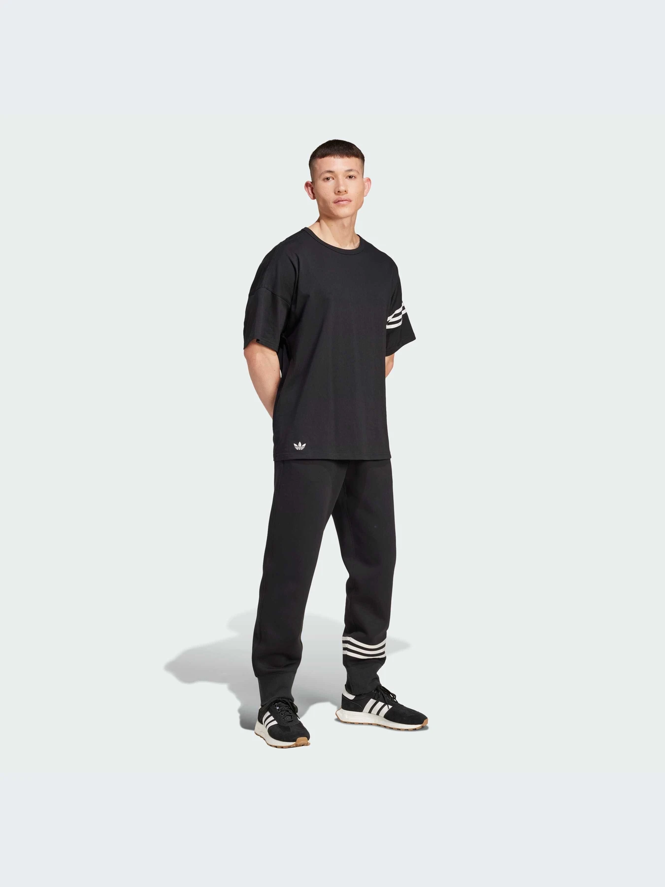 Штани Adidas Adicolor модель IW0973 Штани Adidas Adicolor модель IW0973 Фото