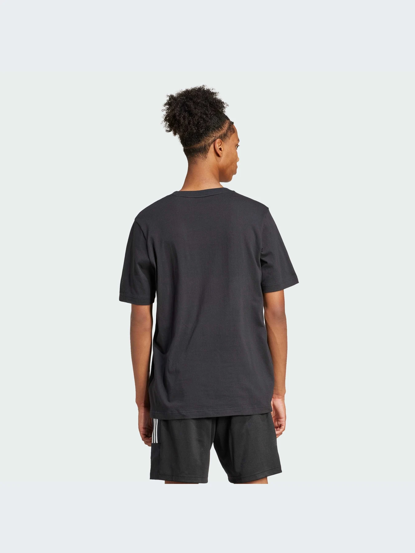 Футболки і поло Adidas модель IZ1621 Футболки і поло Adidas модель IZ1621 Фото