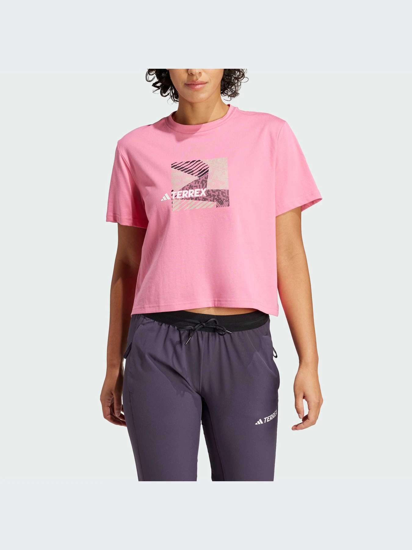 Футболки і поло Adidas модель IZ0451 Футболки і поло Adidas модель IZ0451 Фото
