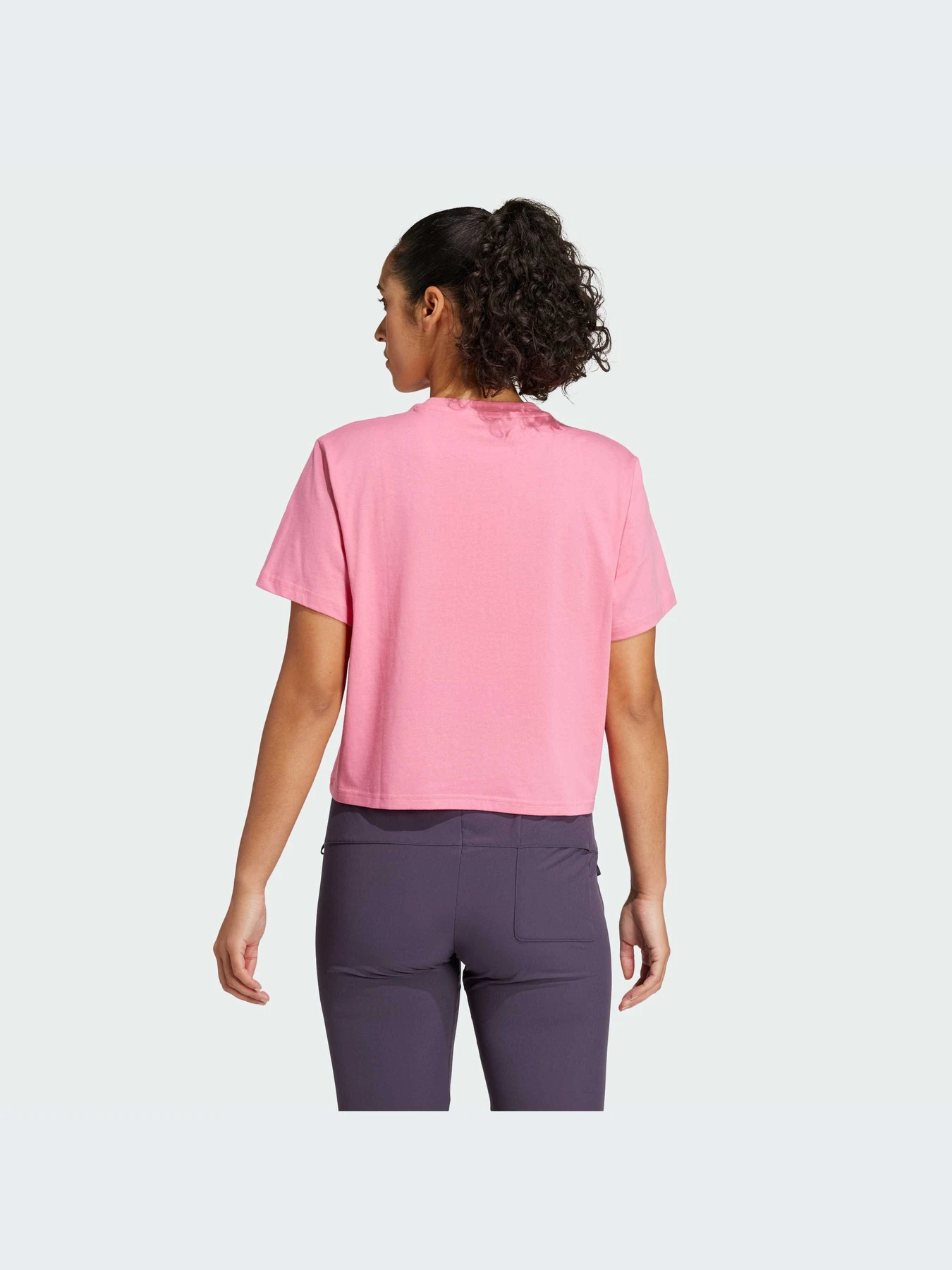 Футболки і поло Adidas модель IZ0451 Футболки і поло Adidas модель IZ0451 Фото