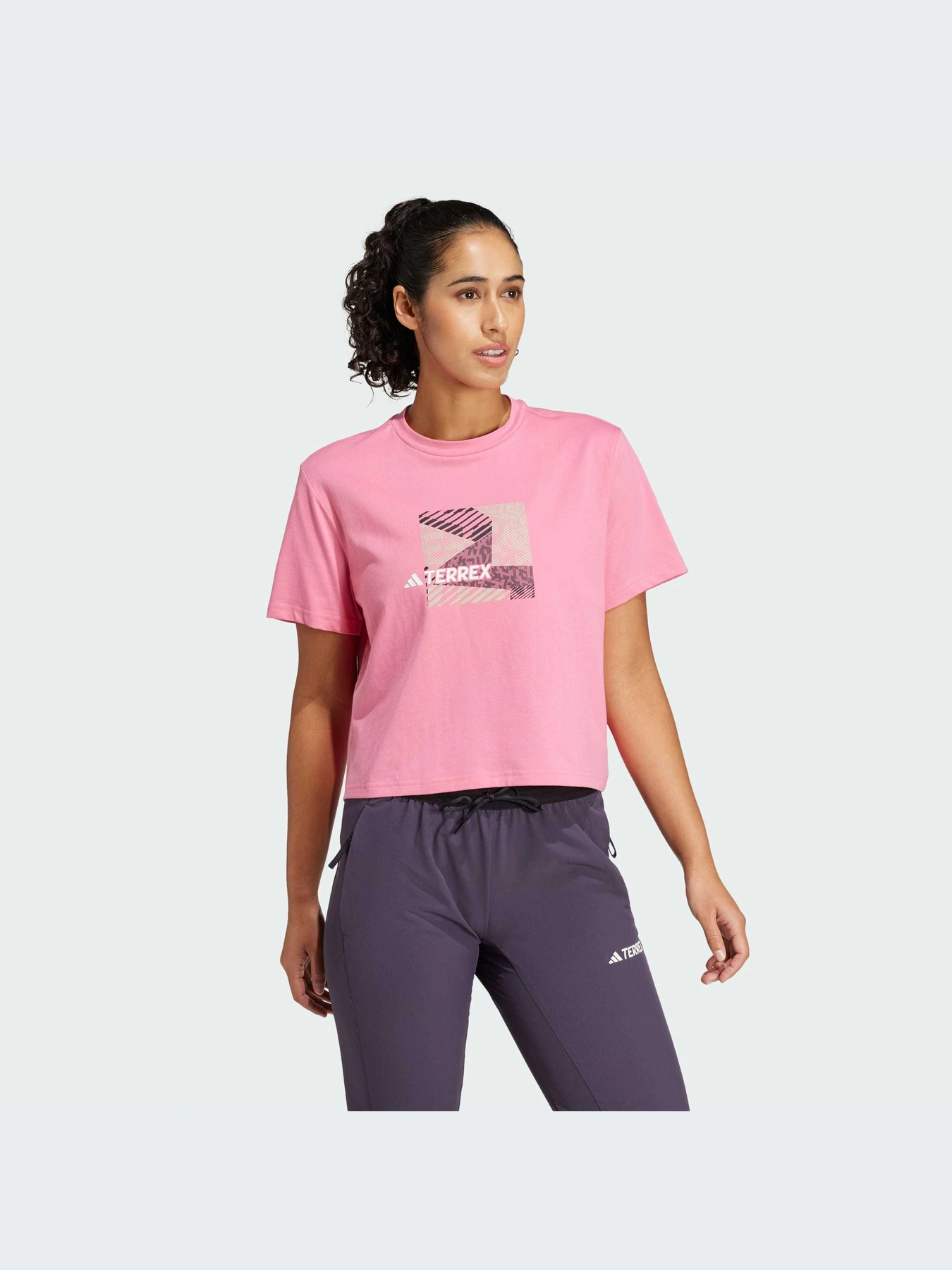 Футболки і поло Adidas модель IZ0451 Футболки і поло Adidas модель IZ0451 Фото