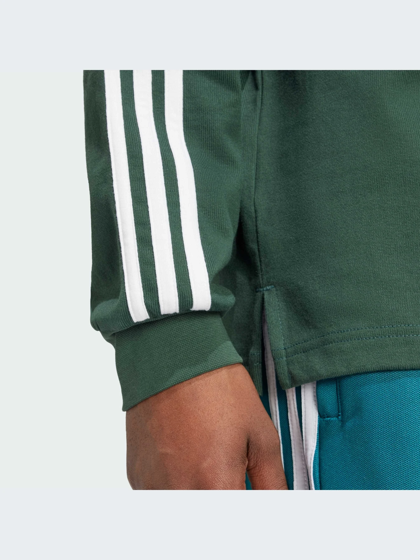 Футболки і поло Adidas Adicolor модель IZ2468 Футболки і поло Adidas Adicolor модель IZ2468 Фото