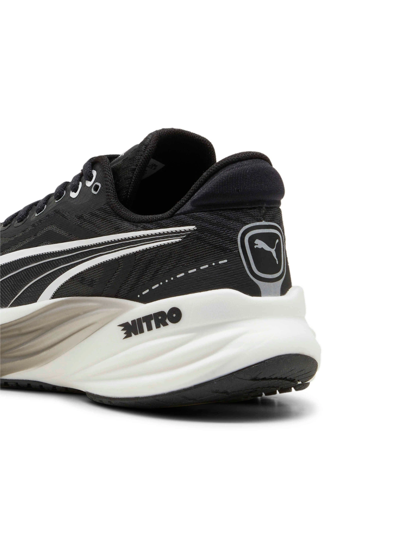 Кроссовки PUMA Magnify Nitro™ 2 Tech Wns модель 380091 Фото
