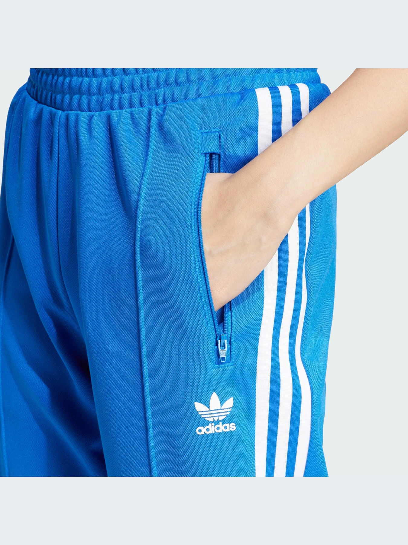 Брюки Adidas Adicolor модель IY2228 Брюки Adidas Adicolor модель IY2228 Фото
