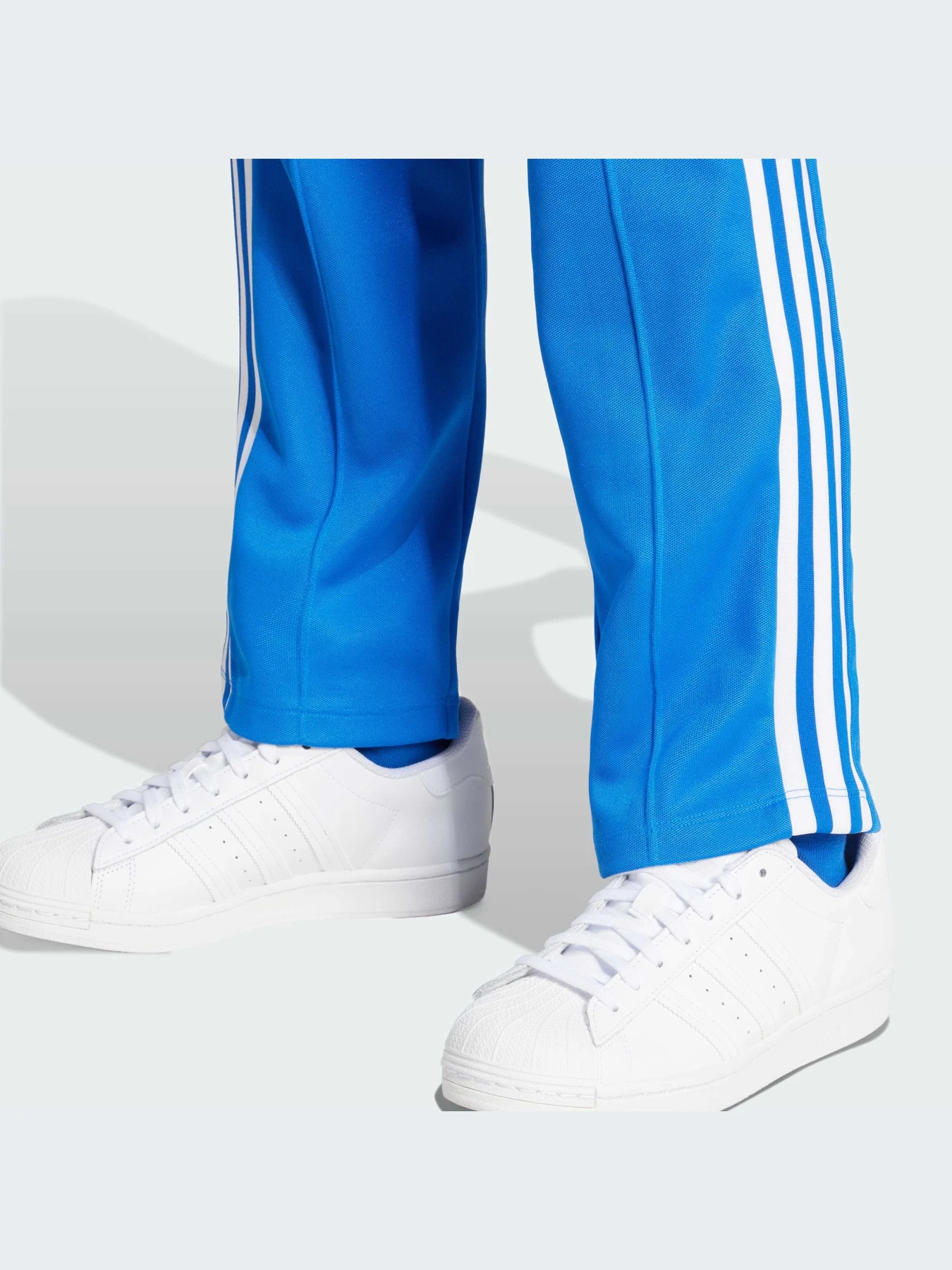 Брюки Adidas Adicolor модель IY2228 Брюки Adidas Adicolor модель IY2228 Фото
