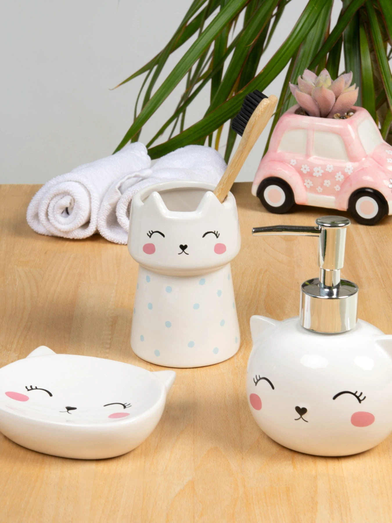 Набор аксессуаров для ванной комнаты белый Cute Cat MBM HOME модель MVM-MH-22 WHITE Набор аксессуаров для ванной комнаты белый Cute Cat MBM HOME модель MVM-MH-22 WHITE Фото