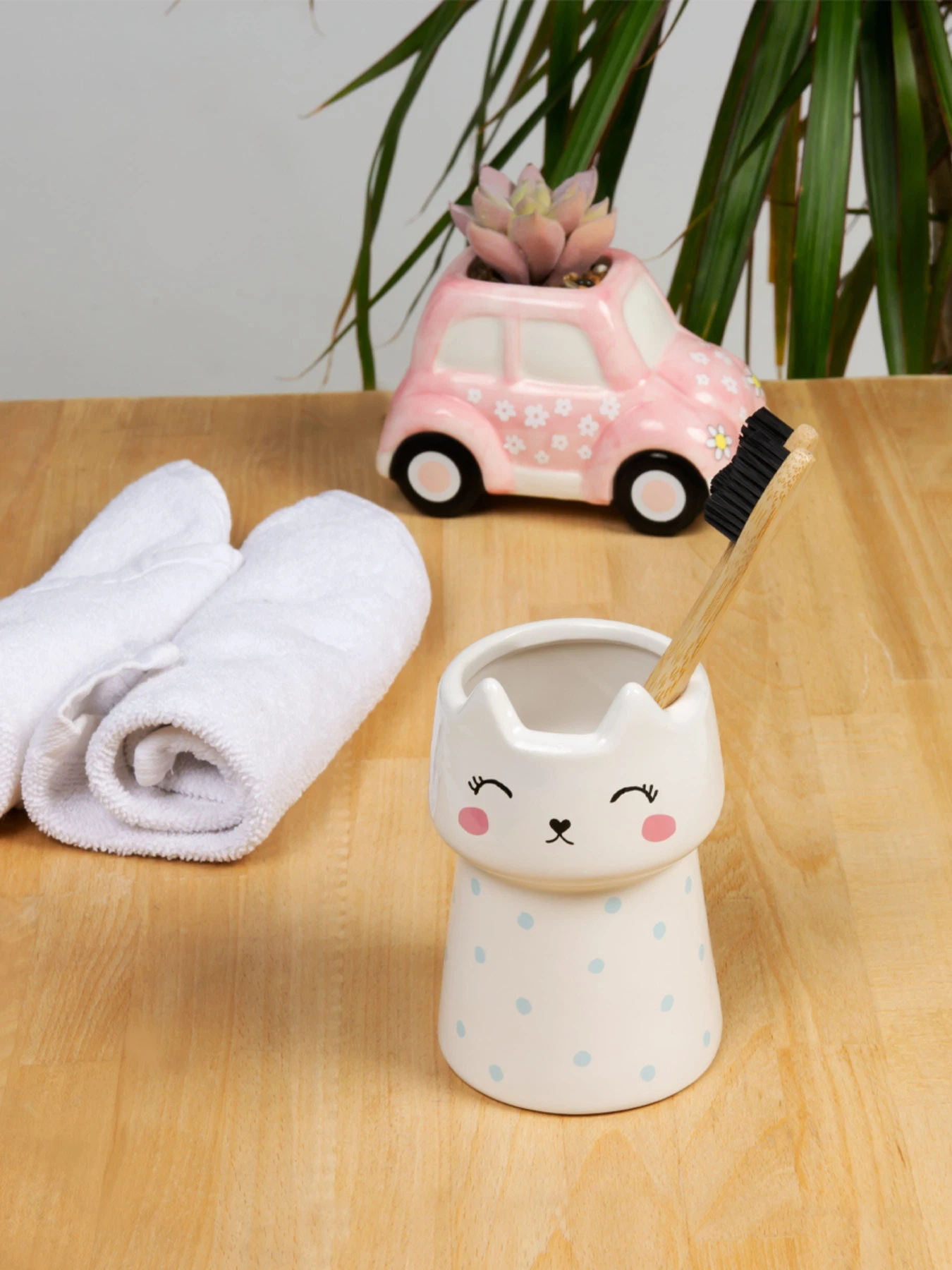 Набор аксессуаров для ванной комнаты белый Cute Cat MBM HOME модель MVM-MH-22 WHITE Набор аксессуаров для ванной комнаты белый Cute Cat MBM HOME модель MVM-MH-22 WHITE Фото