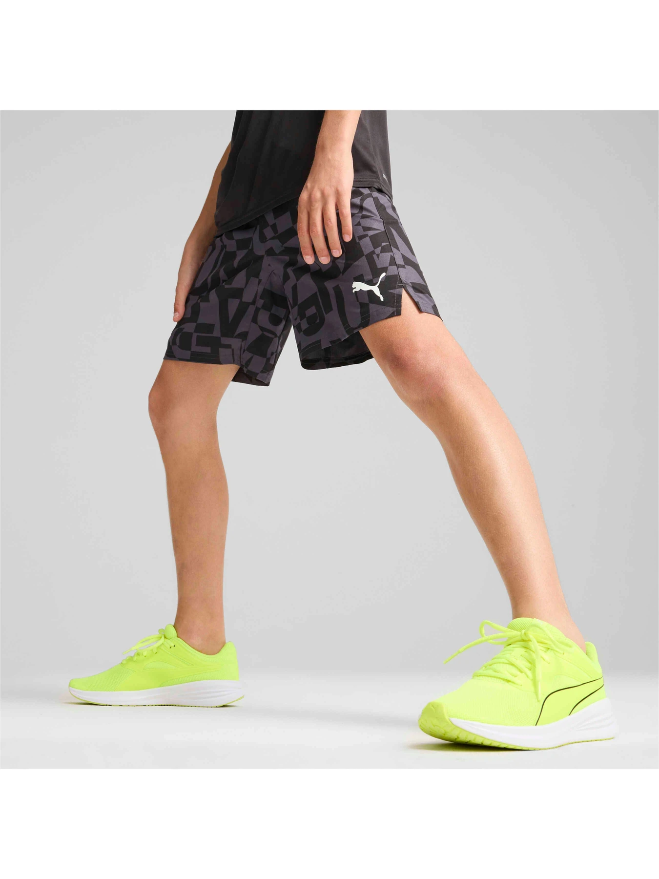 Шорты PUMA Runtrain Aop Shorts модель 681912 Фото