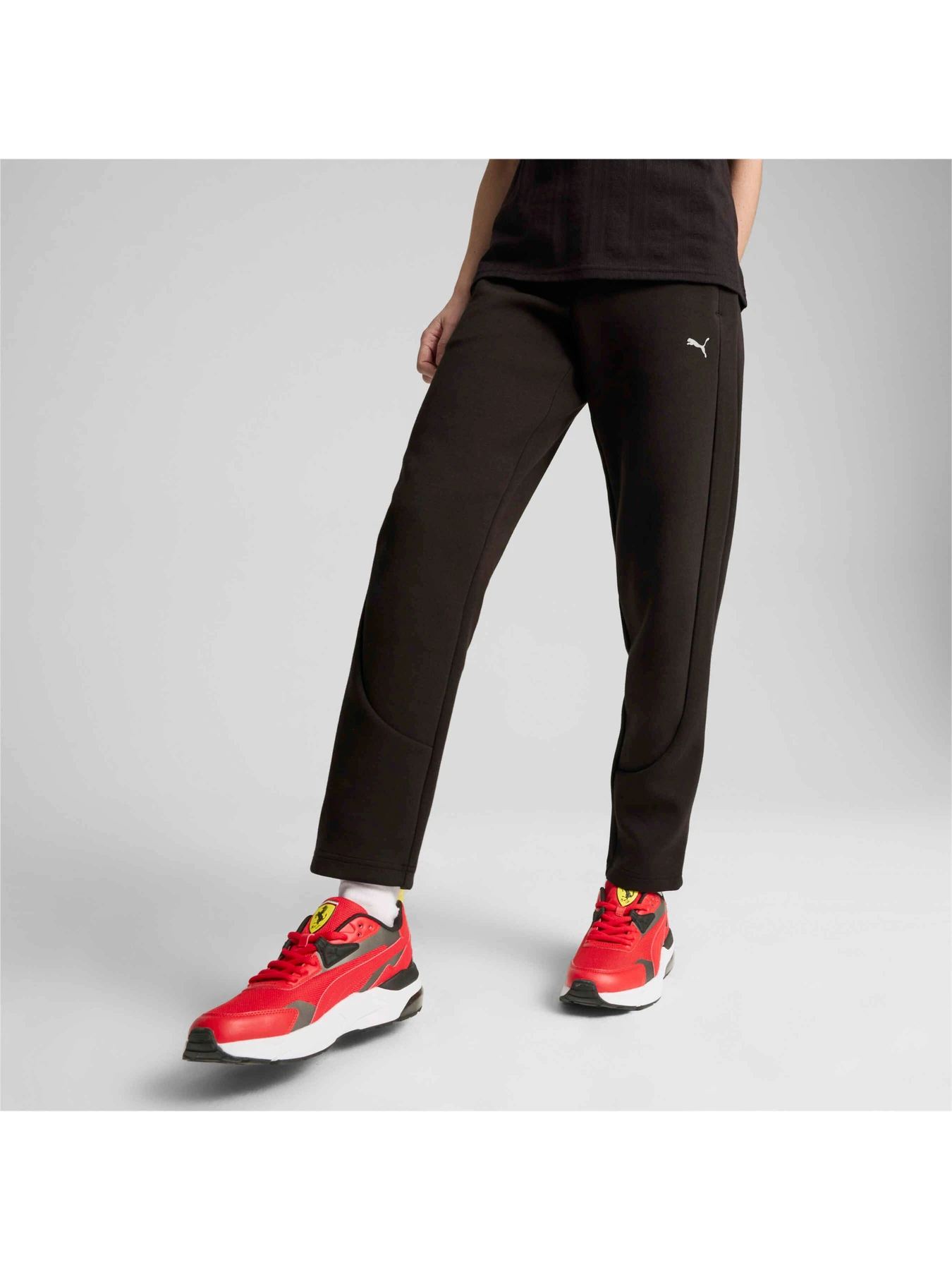 Штани PUMA Ferrari Style Swt Pants Wmn модель 627101 Штани PUMA Ferrari Style Swt Pants Wmn модель 627101 Фото