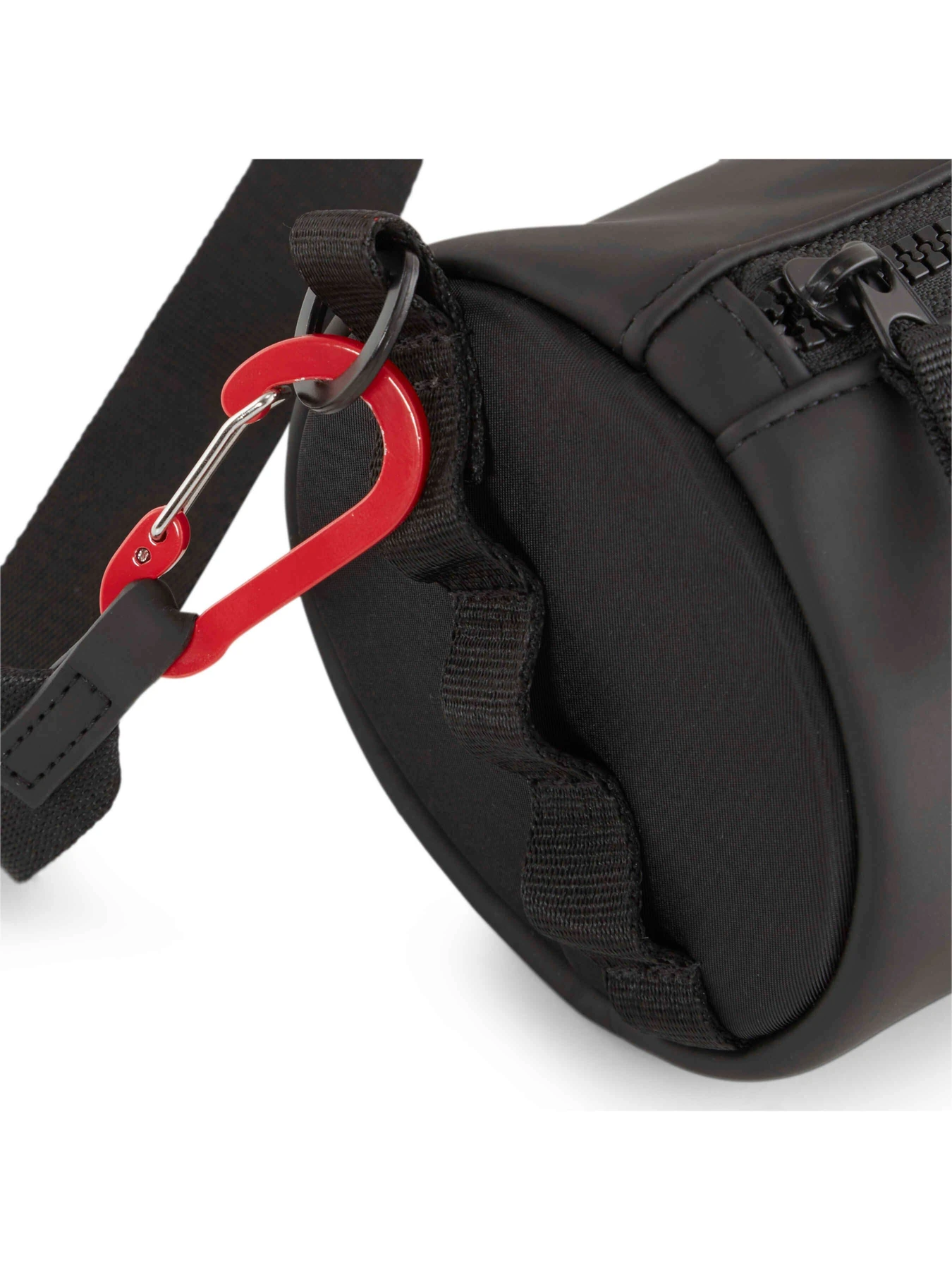 Сумки PUMA Ferrari Style Minibarrel Bag модель 090671 Сумки PUMA Ferrari Style Minibarrel Bag модель 090671 Фото