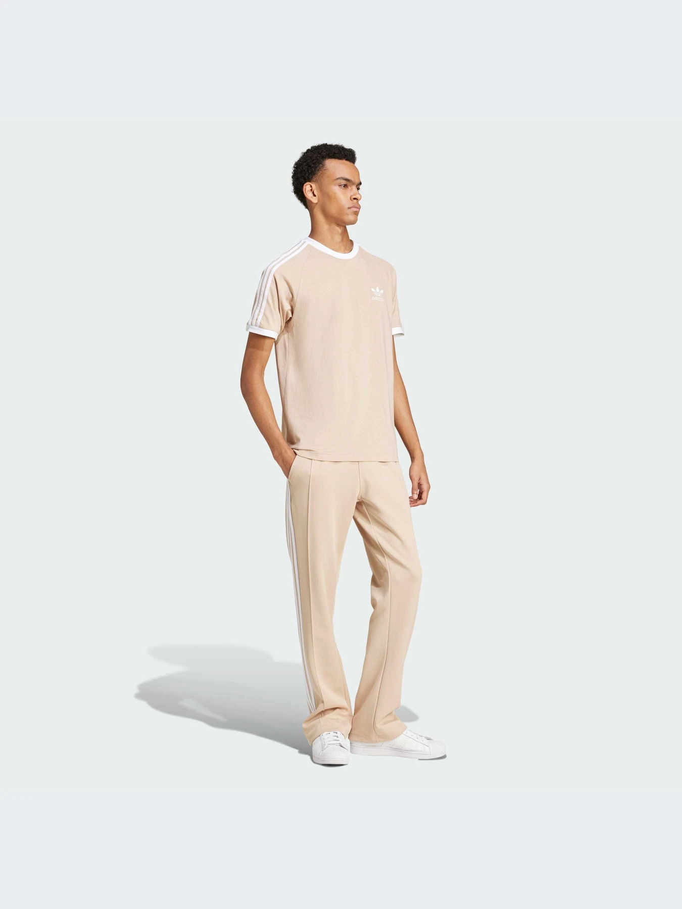 Футболки и поло Adidas Adicolor модель IZ2366 Футболки и поло Adidas Adicolor модель IZ2366 Фото