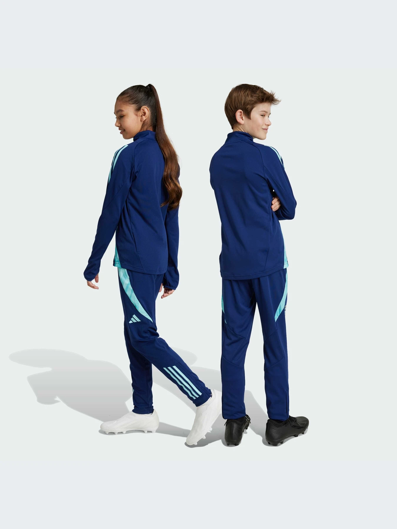 Брюки Adidas модель IT2209 Брюки Adidas модель IT2209 Фото