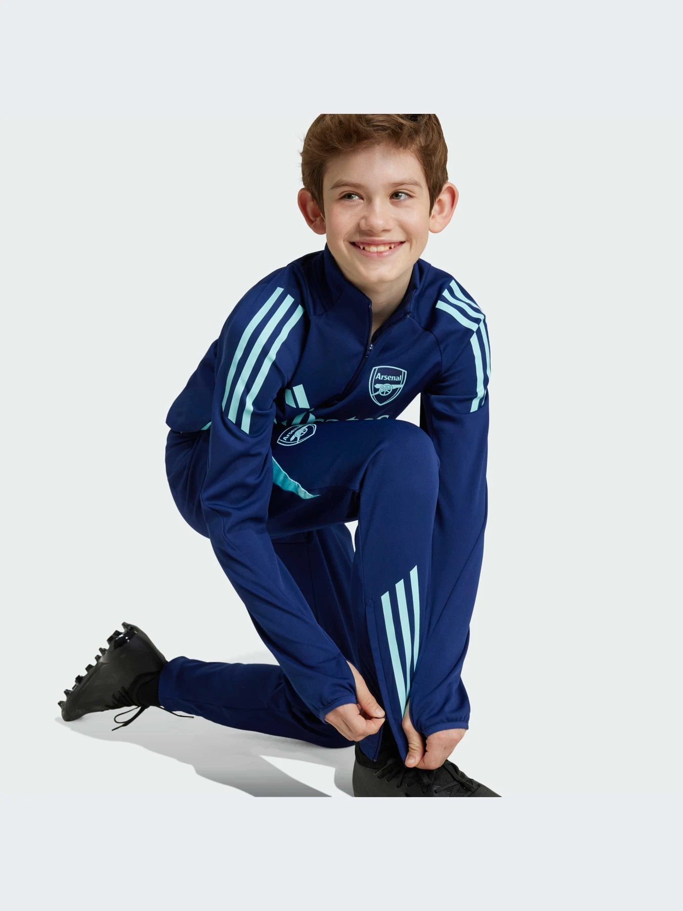 Брюки Adidas модель IT2209 Брюки Adidas модель IT2209 Фото