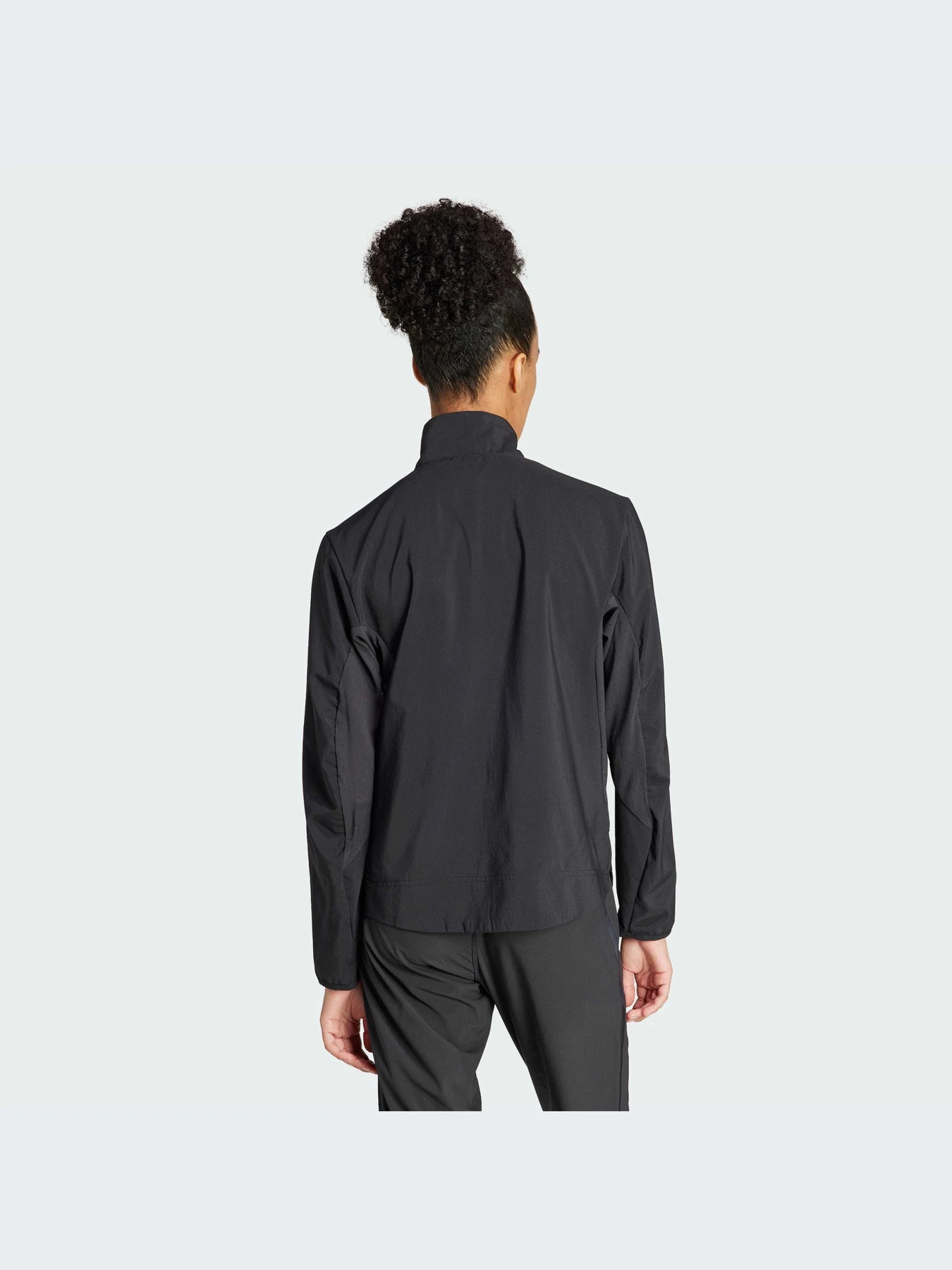 Куртки та дублянки Adidas модель IT7595 Фото