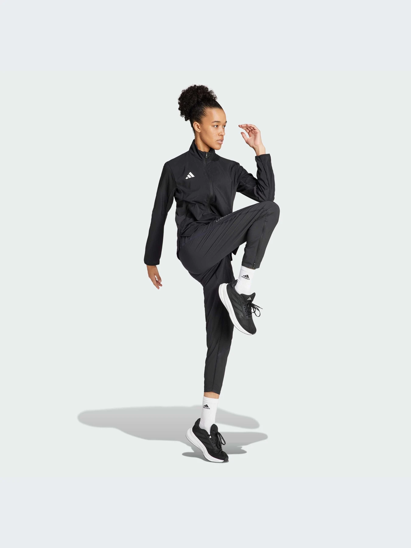 Куртки та дублянки Adidas модель IT7595 Фото