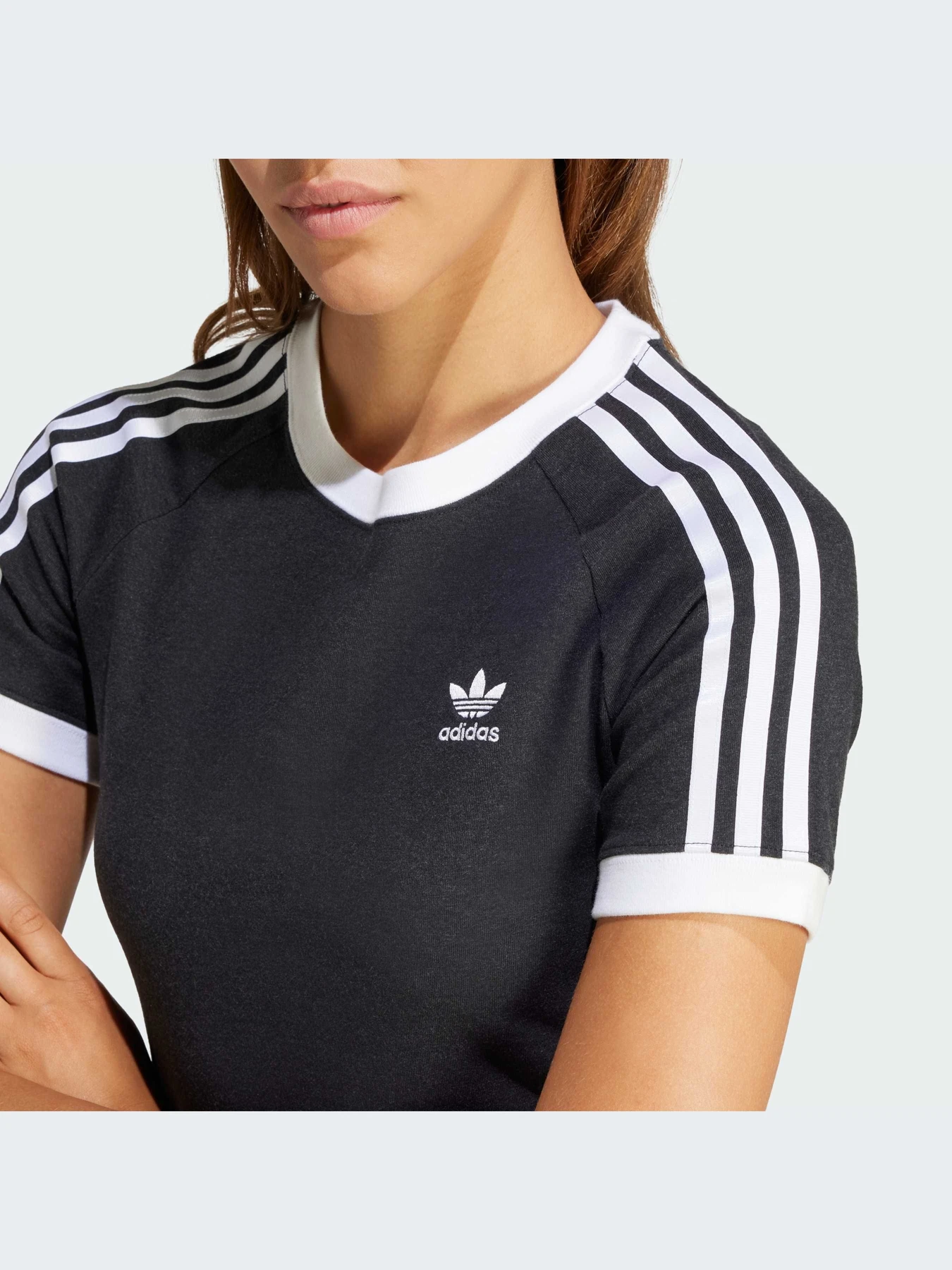 Футболки і поло Adidas Adicolor модель IU2429 Футболки і поло Adidas Adicolor модель IU2429 Фото