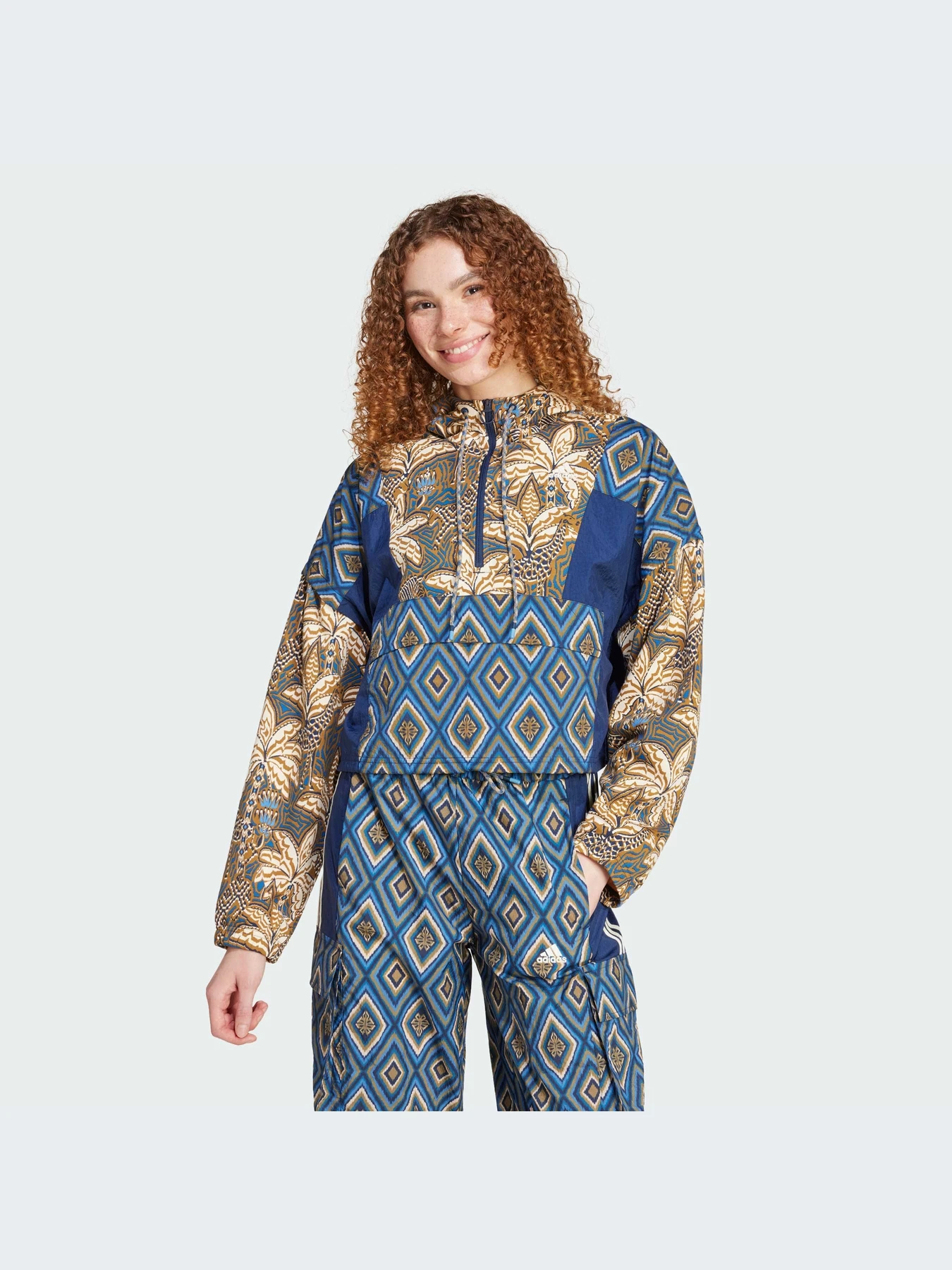 Худи и свитшоты Adidas модель IV9748 Худи и свитшоты Adidas модель IV9748 Фото