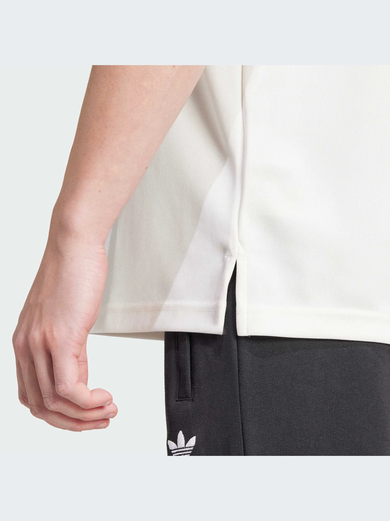 Футболки и поло Adidas модель IW3241 Футболки и поло Adidas модель IW3241 Фото