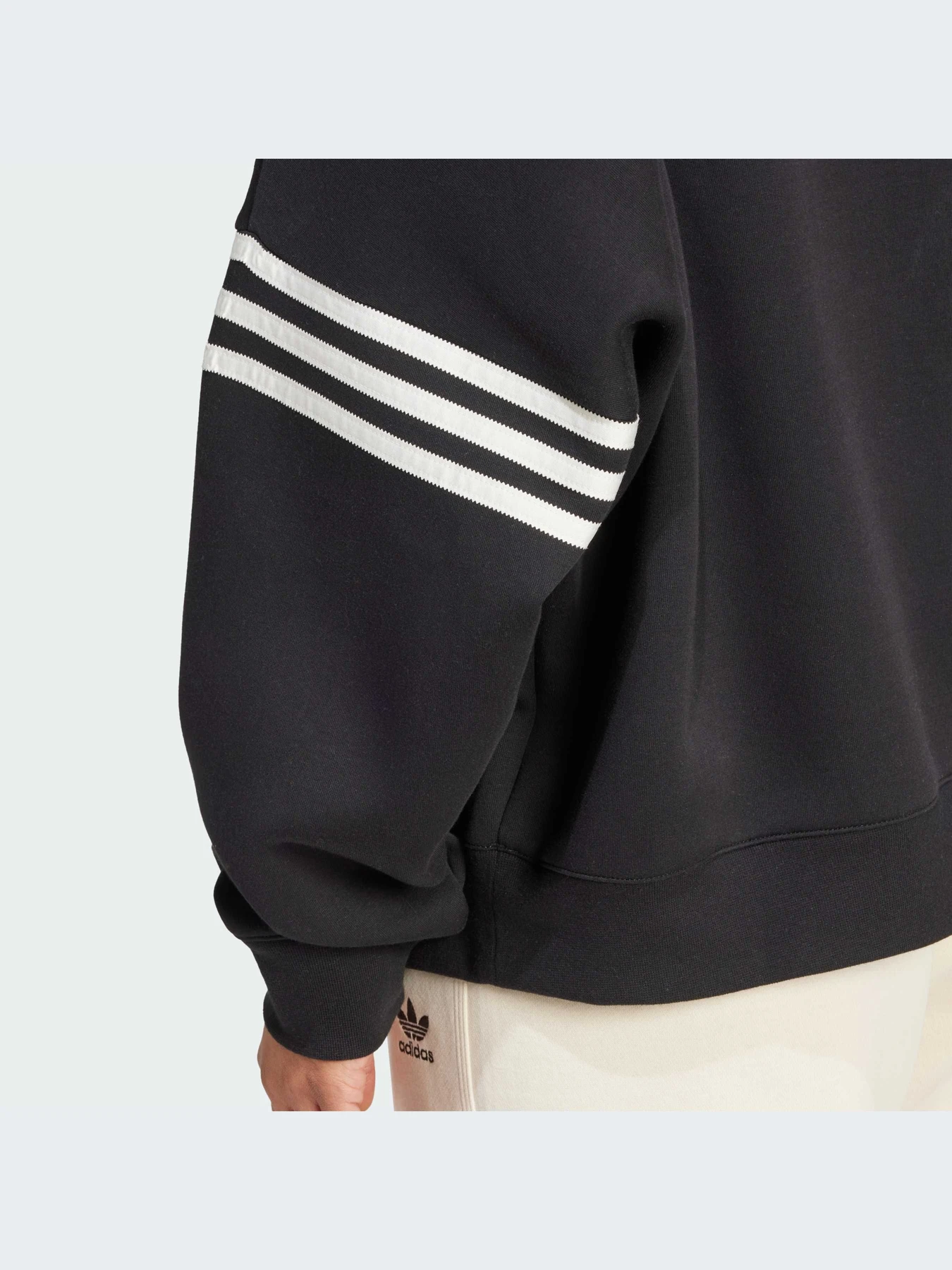 Худи и свитшоты Adidas модель IW3430 Худи и свитшоты Adidas модель IW3430 Фото