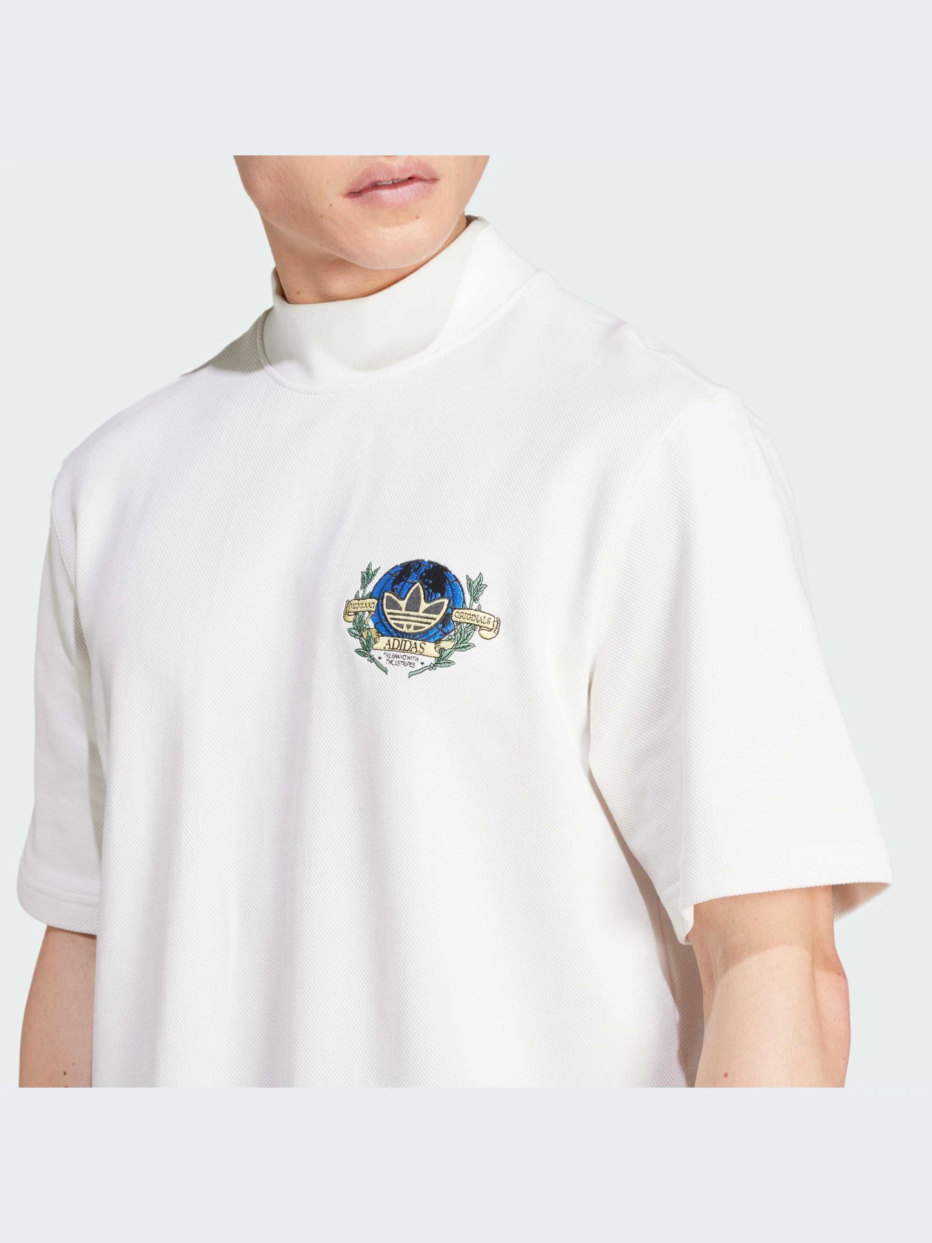 Футболки і поло Adidas Graphics модель IX6773 Футболки і поло Adidas Graphics модель IX6773 Фото